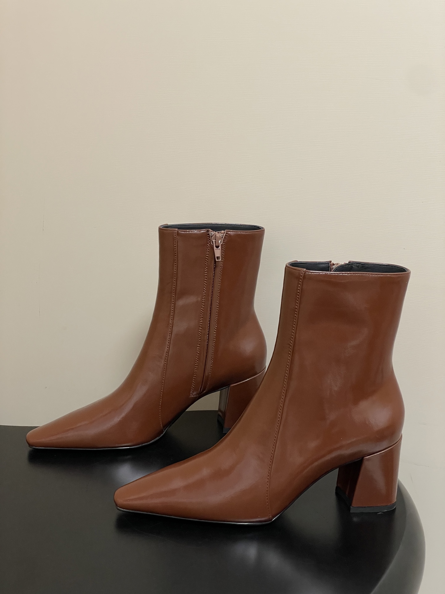 顶级品质 Saint Laurent fw25 new arrival～ YSL圣罗兰秋冬新款侧拉链高跟及踝靴粗跟短靴 