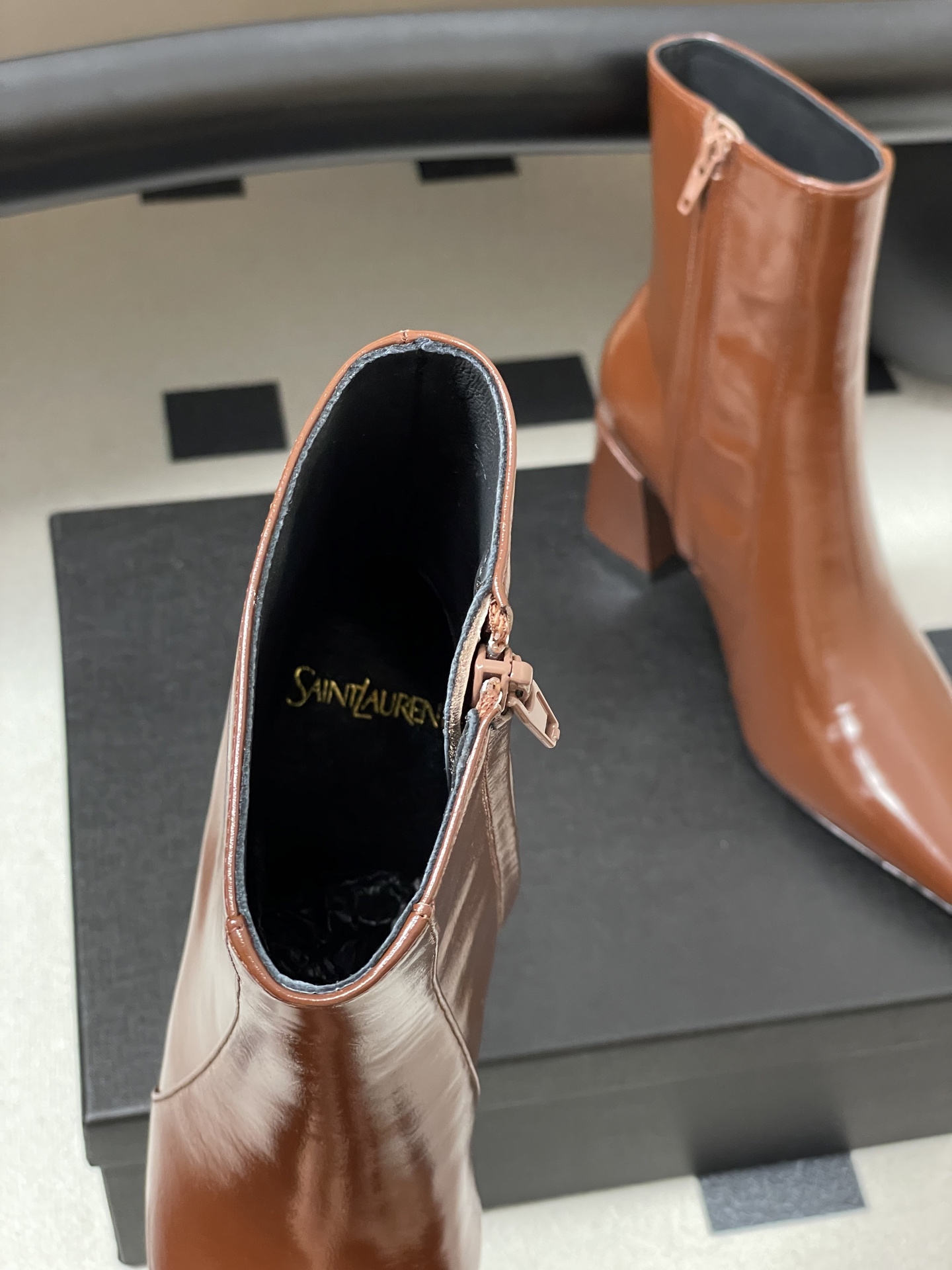 顶级品质 Saint Laurent fw25 new arrival～ YSL圣罗兰秋冬新款侧拉链高跟及踝靴粗跟短靴 