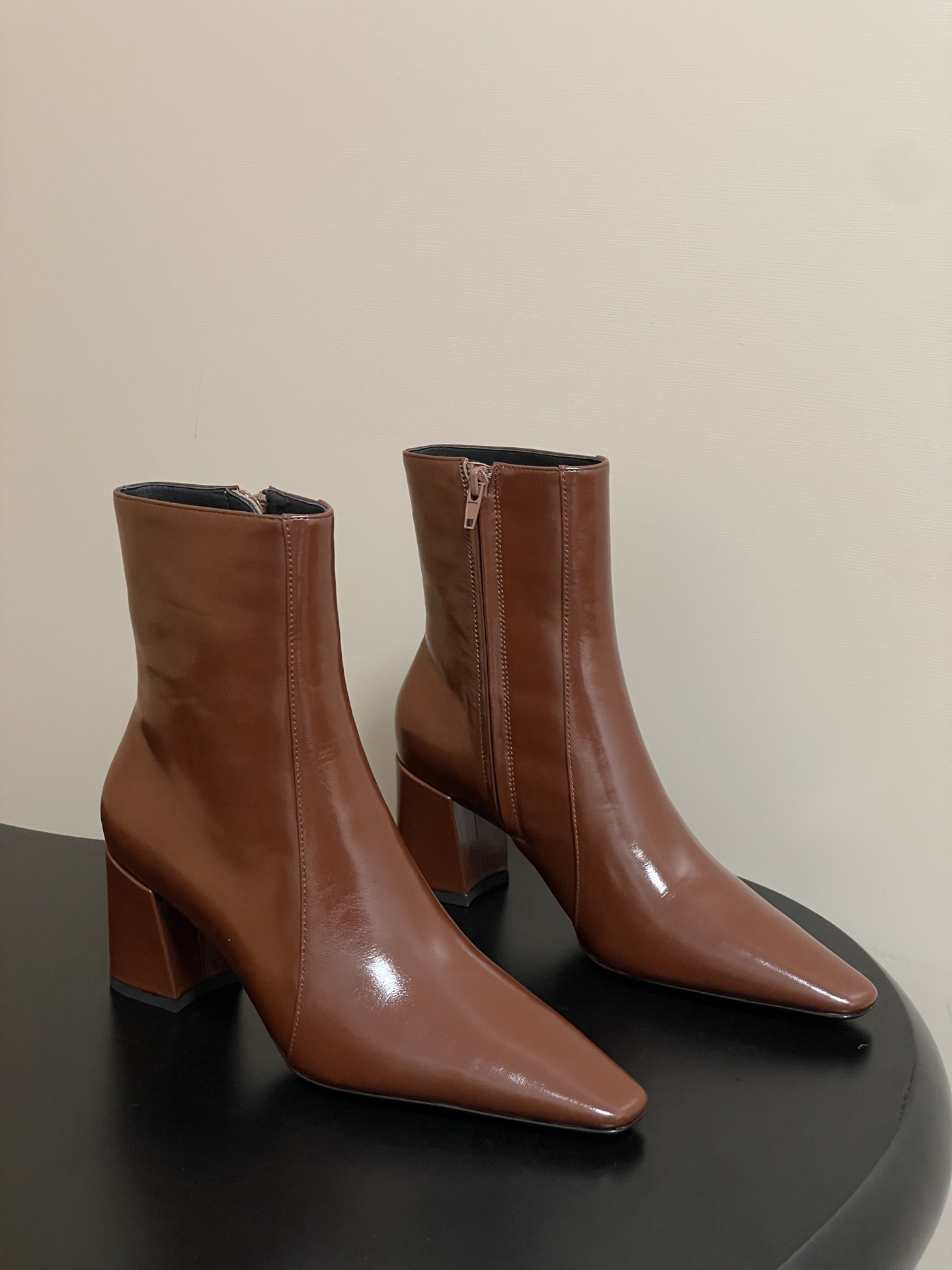 顶级品质 Saint Laurent fw25 new arrival~ YSL圣罗兰秋冬新款侧拉链高跟及踝靴粗跟短靴 顶级品质 Saint Laurent fw25 new arrival~ YSL圣罗兰秋冬新款侧拉链高跟及踝靴粗跟短靴