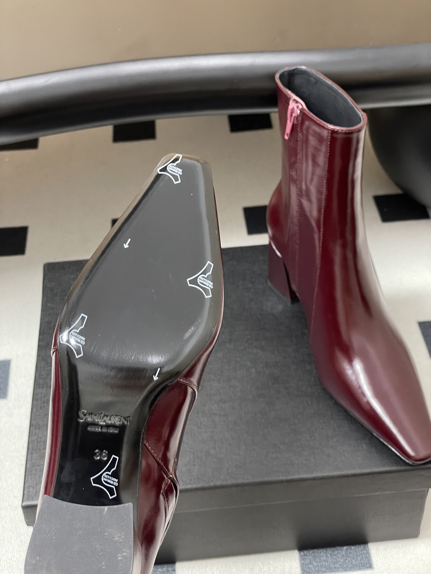 顶级品质 Saint Laurent fw25 new arrival~ YSL圣罗兰秋冬新款侧拉链高跟及踝靴粗跟短靴 顶级品质 Saint Laurent fw25 new arrival~ YSL圣罗兰秋冬新款侧拉链高跟及踝靴粗跟短靴