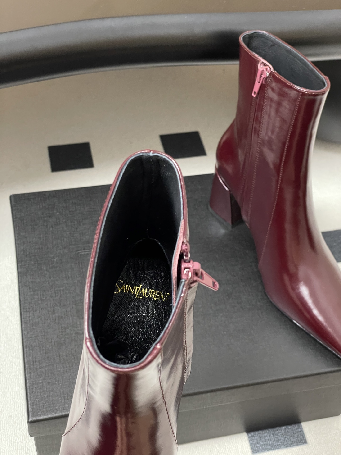 顶级品质 Saint Laurent fw25 new arrival~ YSL圣罗兰秋冬新款侧拉链高跟及踝靴粗跟短靴 顶级品质 Saint Laurent fw25 new arrival~ YSL圣罗兰秋冬新款侧拉链高跟及踝靴粗跟短靴