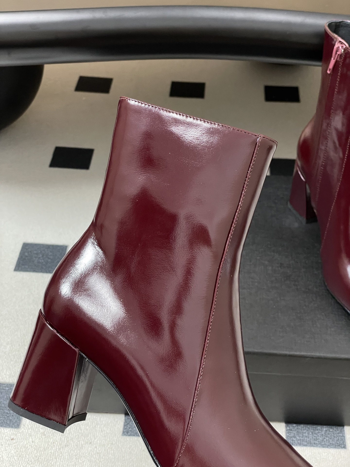 顶级品质 Saint Laurent fw25 new arrival~ YSL圣罗兰秋冬新款侧拉链高跟及踝靴粗跟短靴 顶级品质 Saint Laurent fw25 new arrival~ YSL圣罗兰秋冬新款侧拉链高跟及踝靴粗跟短靴