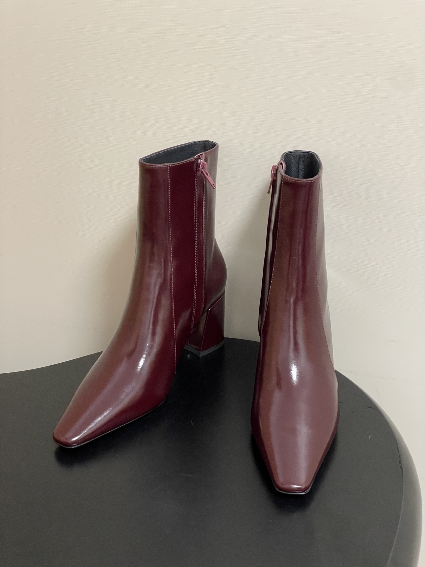 顶级品质 Saint Laurent fw25 new arrival~ YSL圣罗兰秋冬新款侧拉链高跟及踝靴粗跟短靴 顶级品质 Saint Laurent fw25 new arrival~ YSL圣罗兰秋冬新款侧拉链高跟及踝靴粗跟短靴