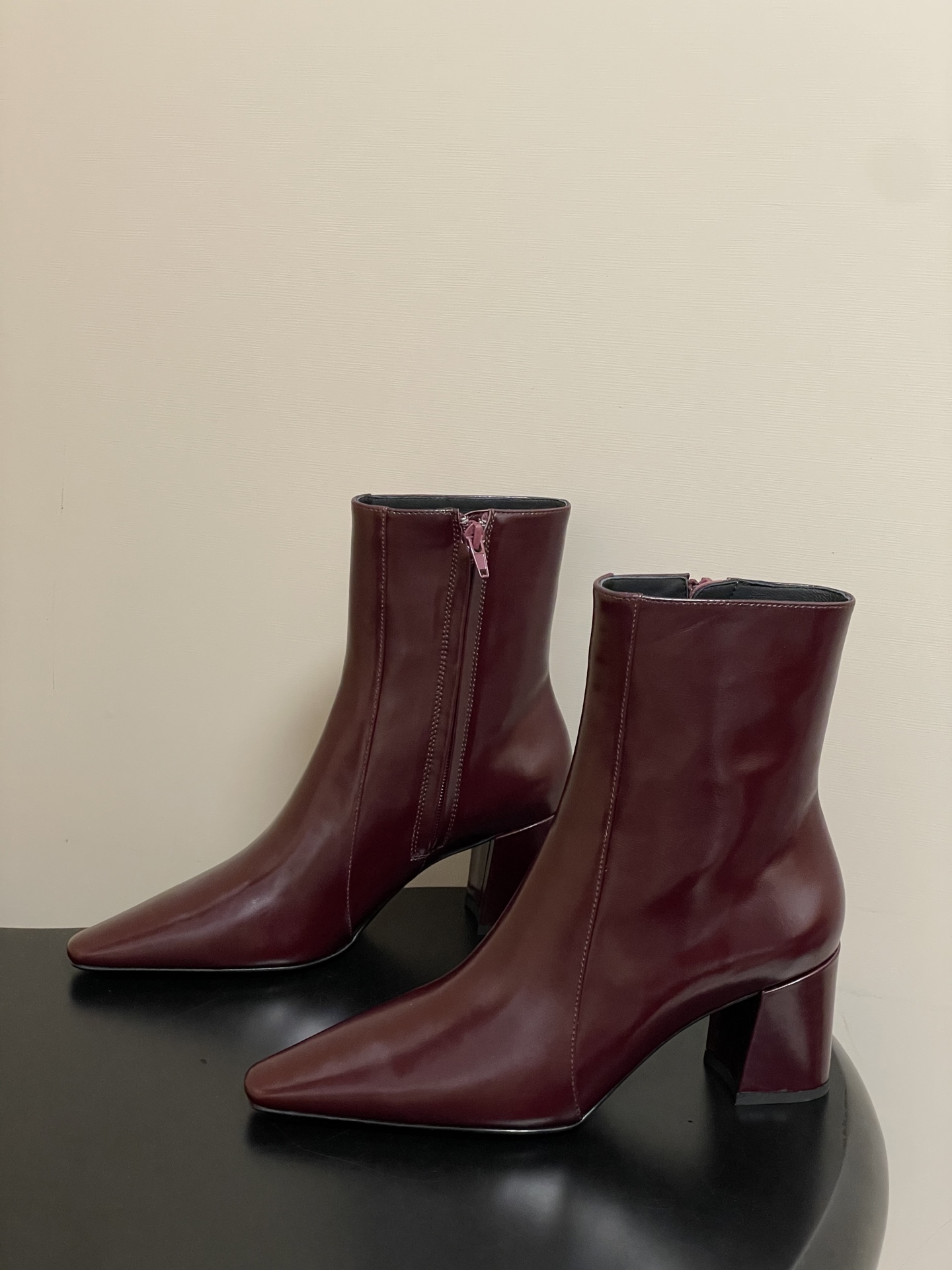 顶级品质 Saint Laurent fw25 new arrival~ YSL圣罗兰秋冬新款侧拉链高跟及踝靴粗跟短靴 顶级品质 Saint Laurent fw25 new arrival~ YSL圣罗兰秋冬新款侧拉链高跟及踝靴粗跟短靴
