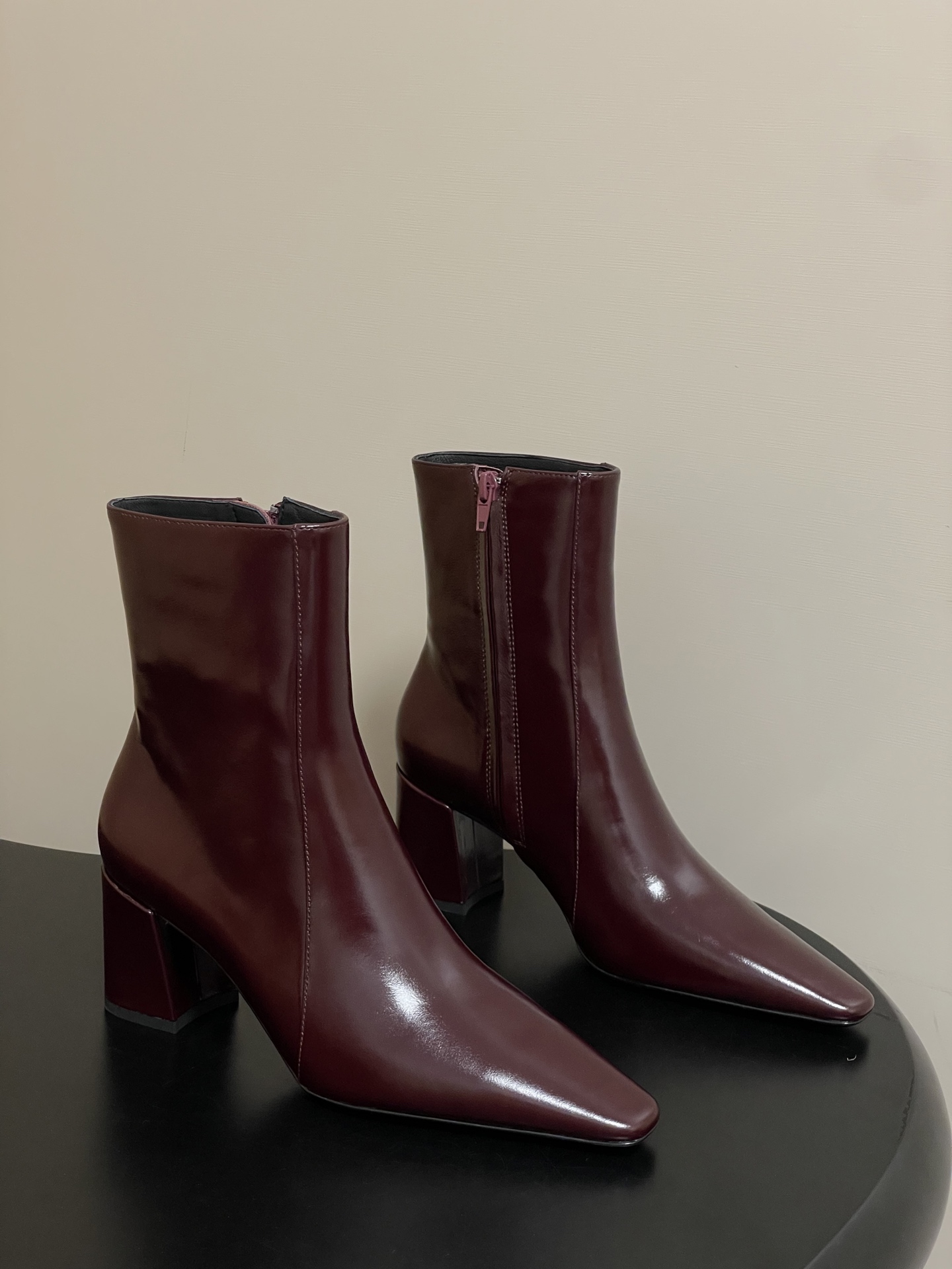 顶级品质 Saint Laurent fw25 new arrival~ YSL圣罗兰秋冬新款侧拉链高跟及踝靴粗跟短靴 顶级品质 Saint Laurent fw25 new arrival~ YSL圣罗兰秋冬新款侧拉链高跟及踝靴粗跟短靴
