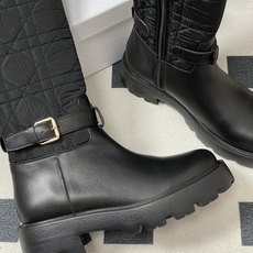 秋冬新款Dior迪奥D-Town 靴子黑色牛皮革和尼龙搭配藤格纹图案刺绣中筒骑士靴经典CD字母扣布面一脚蹬直筒长靴 这款 秋冬新款Dior迪奥D-Town 靴子黑色牛皮革和尼龙搭配藤格纹图案刺绣中筒骑士靴经典CD字母扣布面一脚蹬直筒长靴 这款