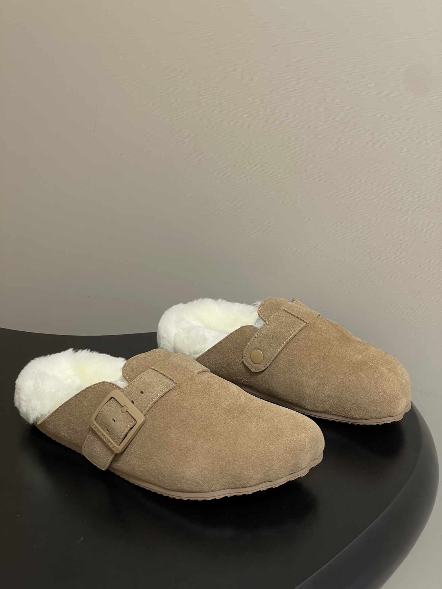 Balenciaga Balenciaga巴黎世家25Fw秋冬新款Sunday Suede Mule五指勃肯鞋薄底羊毛穆勒半拖鞋搭扣懒人一脚蹬勃肯毛毛鞋