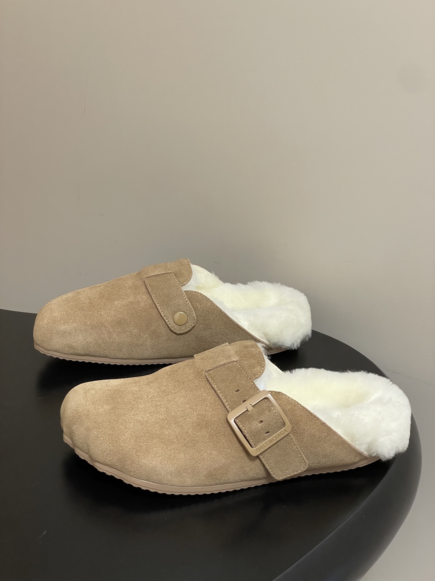 Balenciaga Balenciaga巴黎世家25Fw秋冬新款Sunday Suede Mule五指勃肯鞋薄底羊毛穆勒半拖鞋搭扣懒人一脚蹬勃肯毛毛鞋