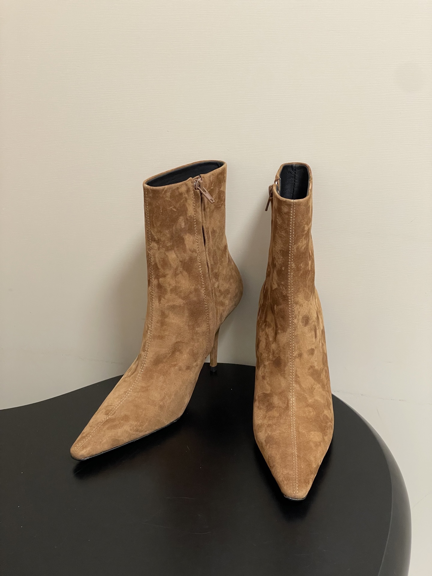 顶级品质 Saint Laurent fw25 new arrival~ YSL圣罗兰秋冬新款侧拉链高跟及踝靴尖头细跟短 顶级品质 Saint Laurent fw25 new arrival~ YSL圣罗兰秋冬新款侧拉链高跟及踝靴尖头细跟短