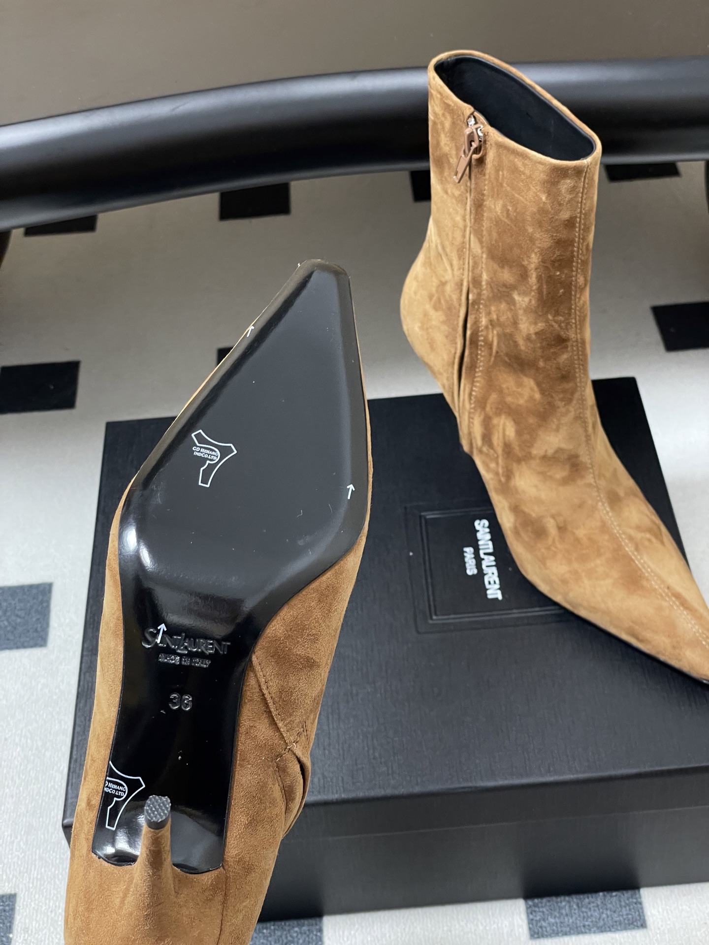 顶级品质 Saint Laurent fw25 new arrival~ YSL圣罗兰秋冬新款侧拉链高跟及踝靴尖头细跟短 顶级品质 Saint Laurent fw25 new arrival~ YSL圣罗兰秋冬新款侧拉链高跟及踝靴尖头细跟短