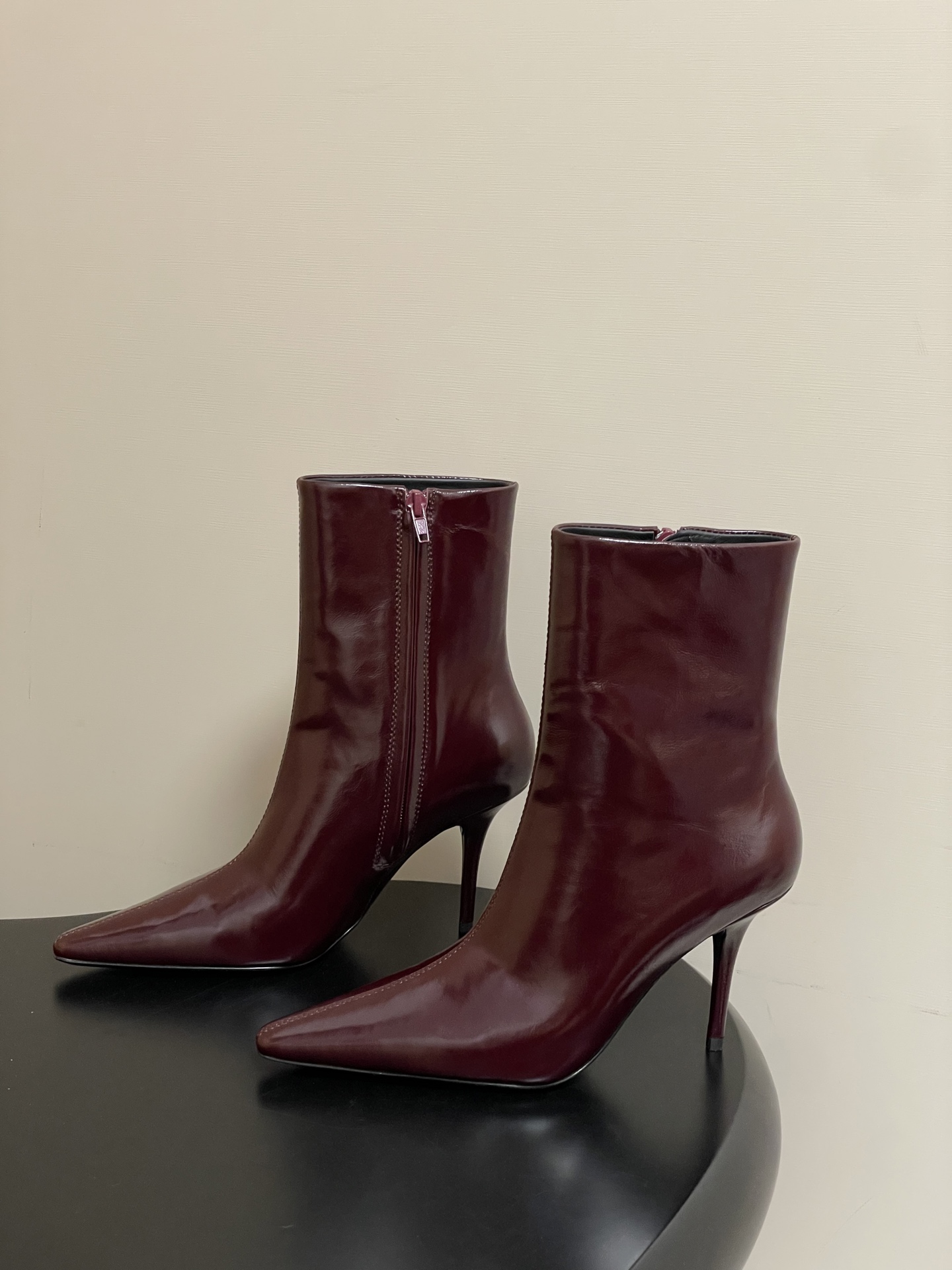 顶级品质 Saint Laurent fw25 new arrival～ YSL圣罗兰秋冬新款侧拉链高跟及踝靴尖头细跟短