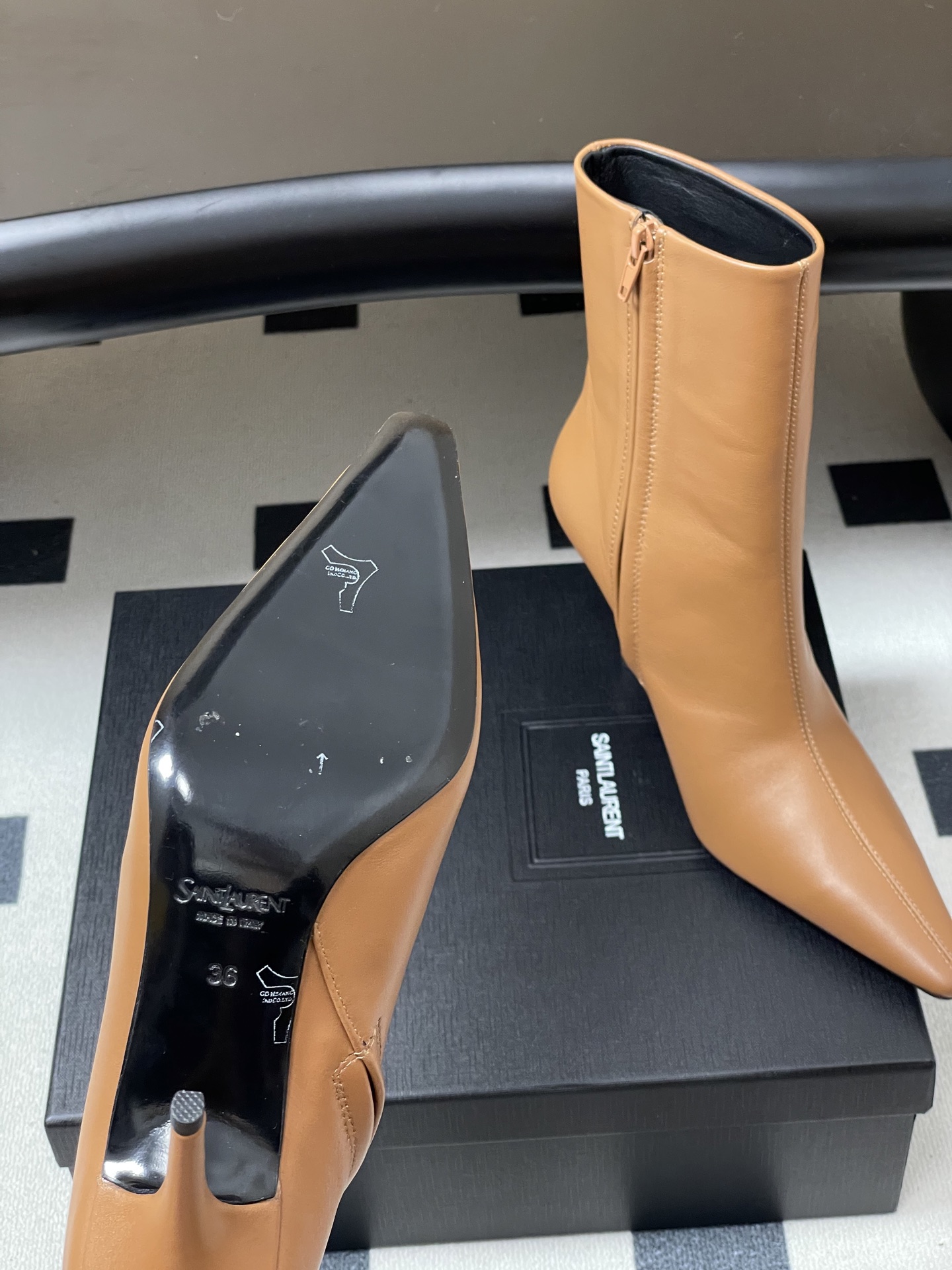 顶级品质 Saint Laurent fw25 new arrival~ YSL圣罗兰秋冬新款侧拉链高跟及踝靴尖头细跟短 顶级品质 Saint Laurent fw25 new arrival~ YSL圣罗兰秋冬新款侧拉链高跟及踝靴尖头细跟短