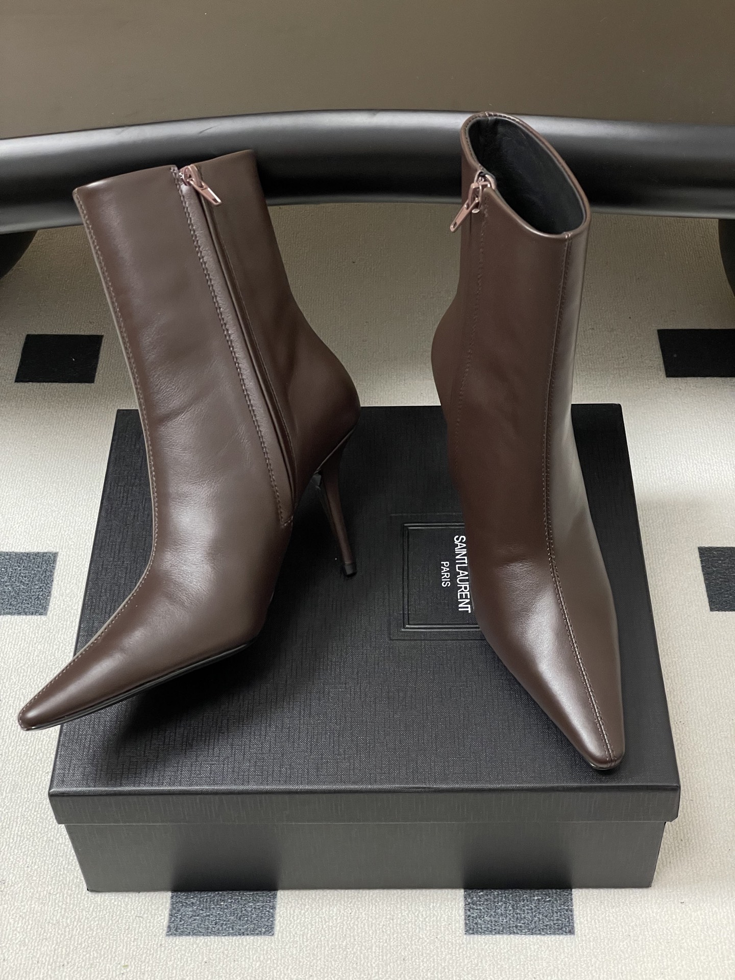 顶级品质 Saint Laurent fw25 new arrival～ YSL圣罗兰秋冬新款侧拉链高跟及踝靴尖头细跟短