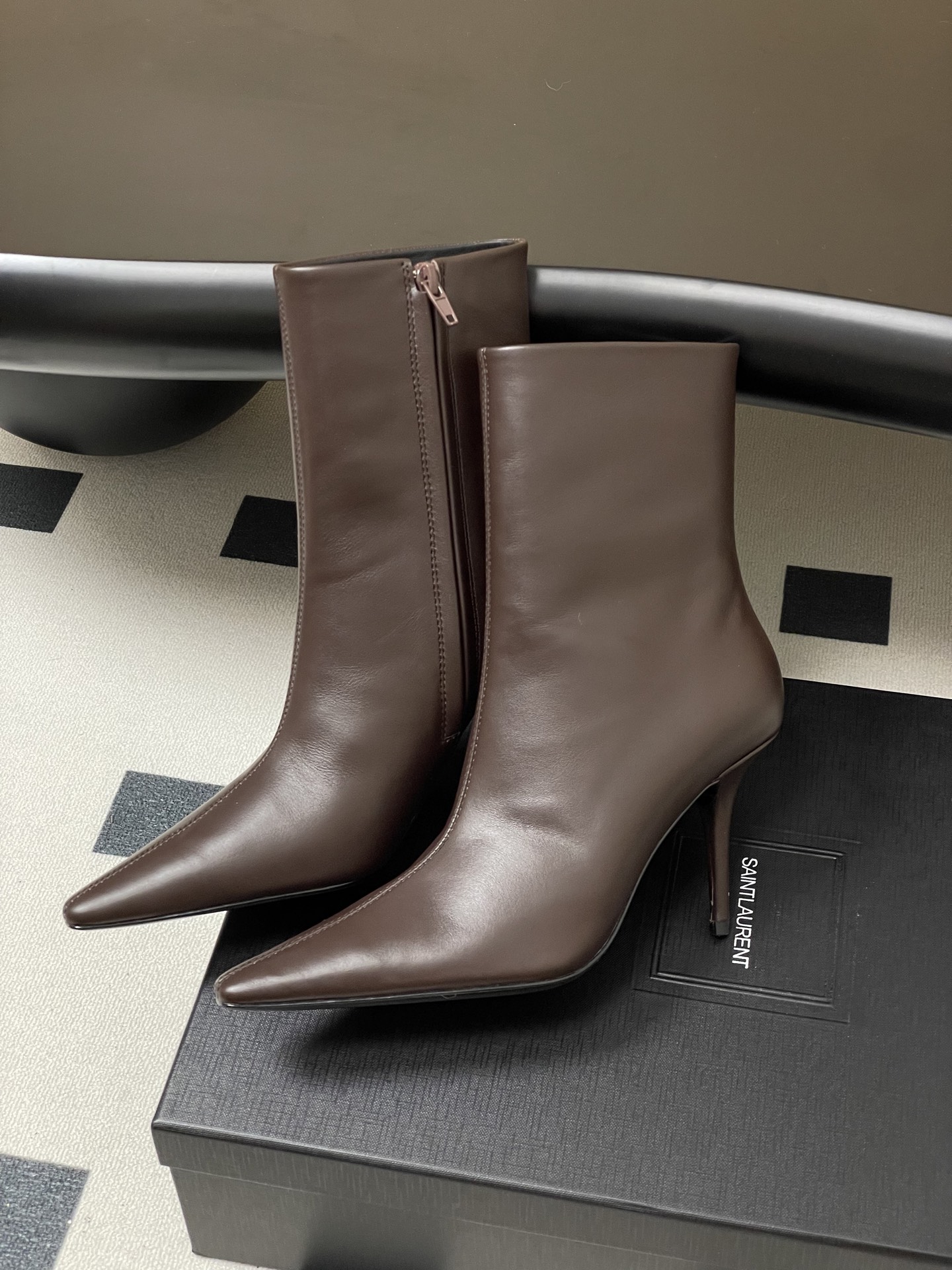 顶级品质 Saint Laurent fw25 new arrival～ YSL圣罗兰秋冬新款侧拉链高跟及踝靴尖头细跟短