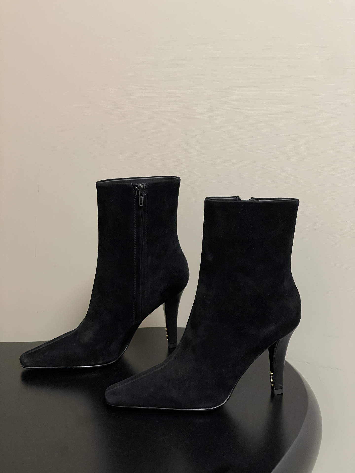顶级品质 Saint Laurent fw25 new arrival～ YSL圣罗兰秋冬新款侧拉链高跟及踝靴锥形跟短靴