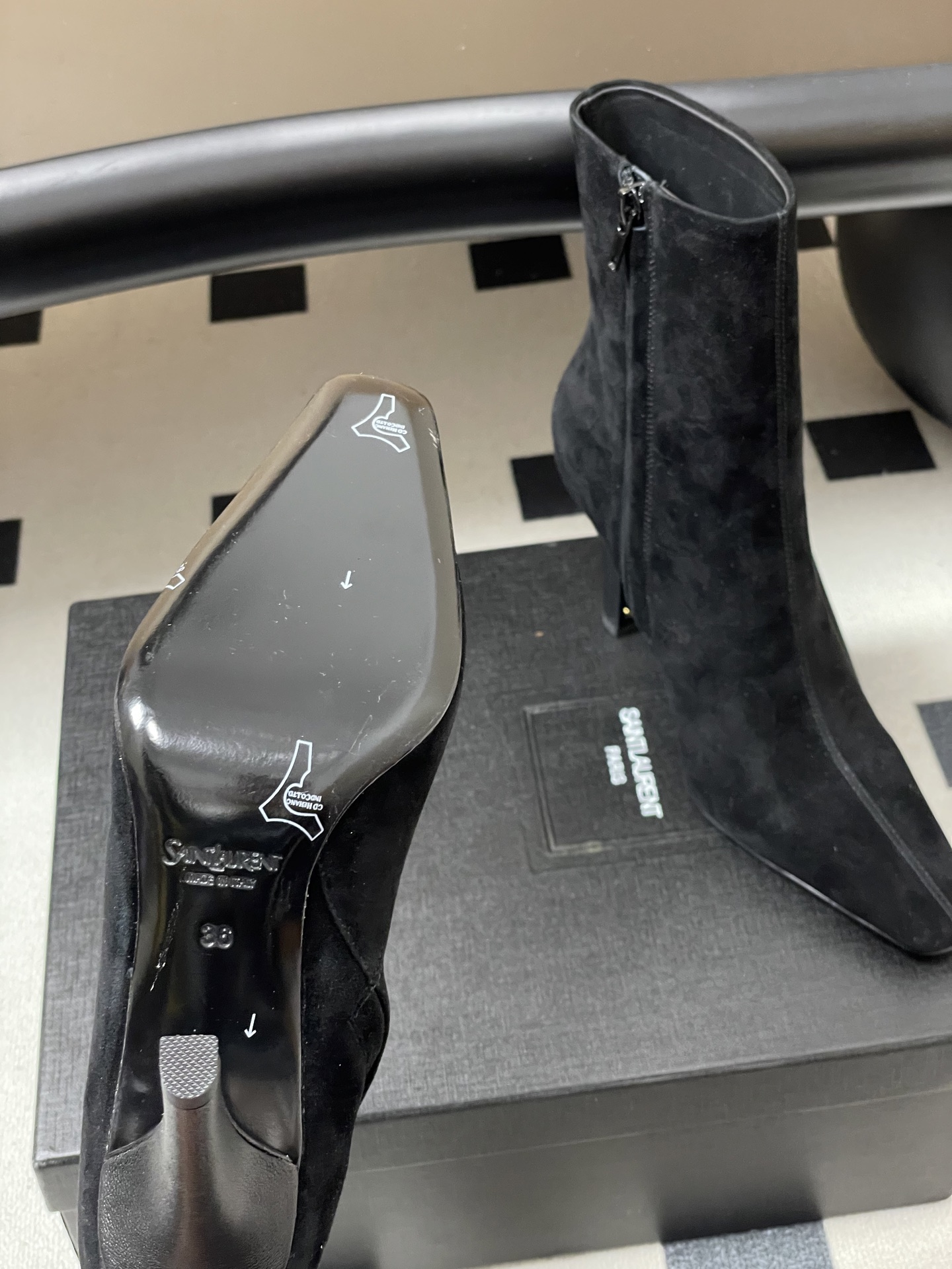 顶级品质 Saint Laurent fw25 new arrival～ YSL圣罗兰秋冬新款侧拉链高跟及踝靴锥形跟短靴