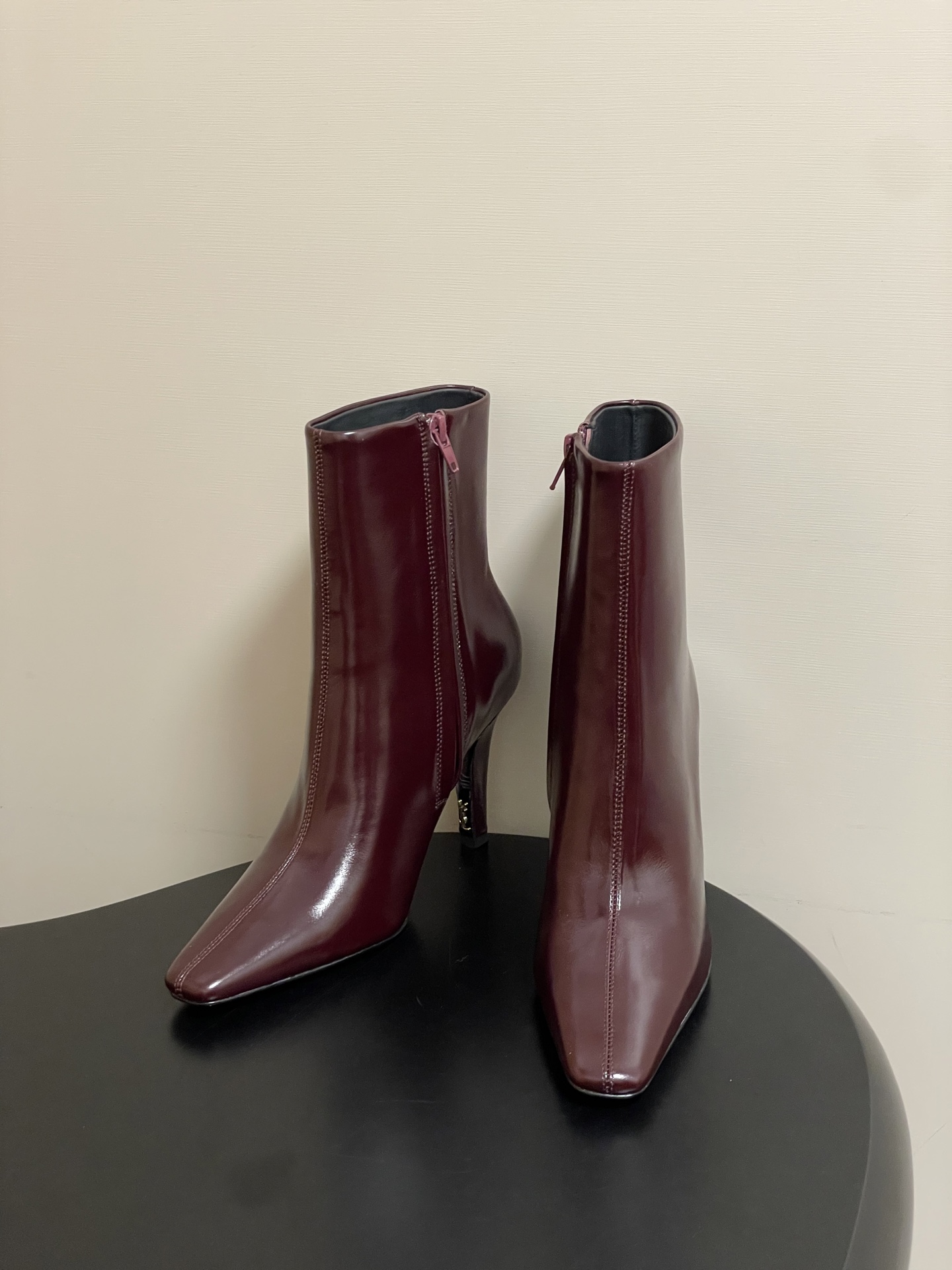 顶级品质 Saint Laurent fw25 new arrival～ YSL圣罗兰秋冬新款侧拉链高跟及踝靴锥形跟短靴
