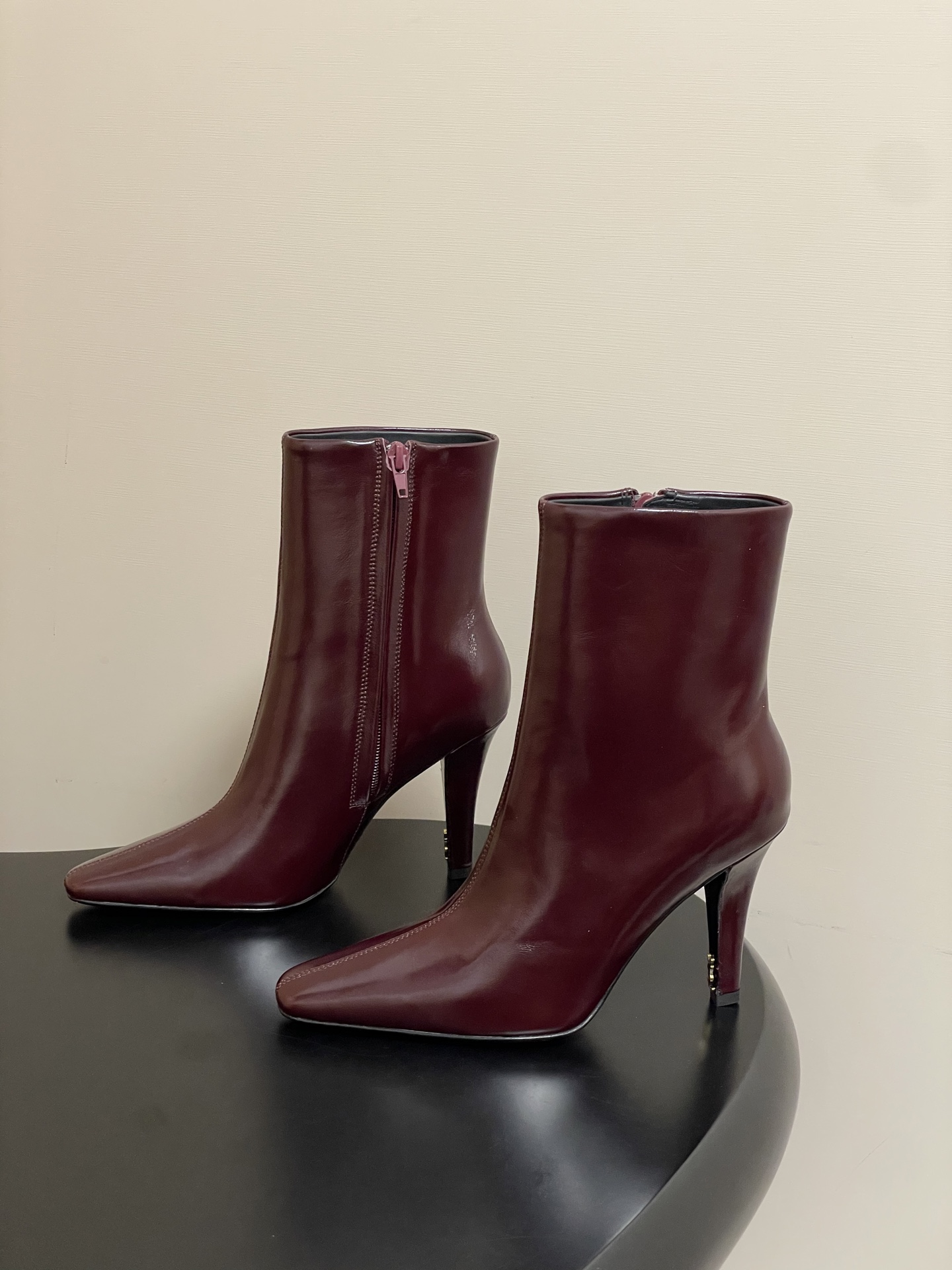 顶级品质 Saint Laurent fw25 new arrival～ YSL圣罗兰秋冬新款侧拉链高跟及踝靴锥形跟短靴