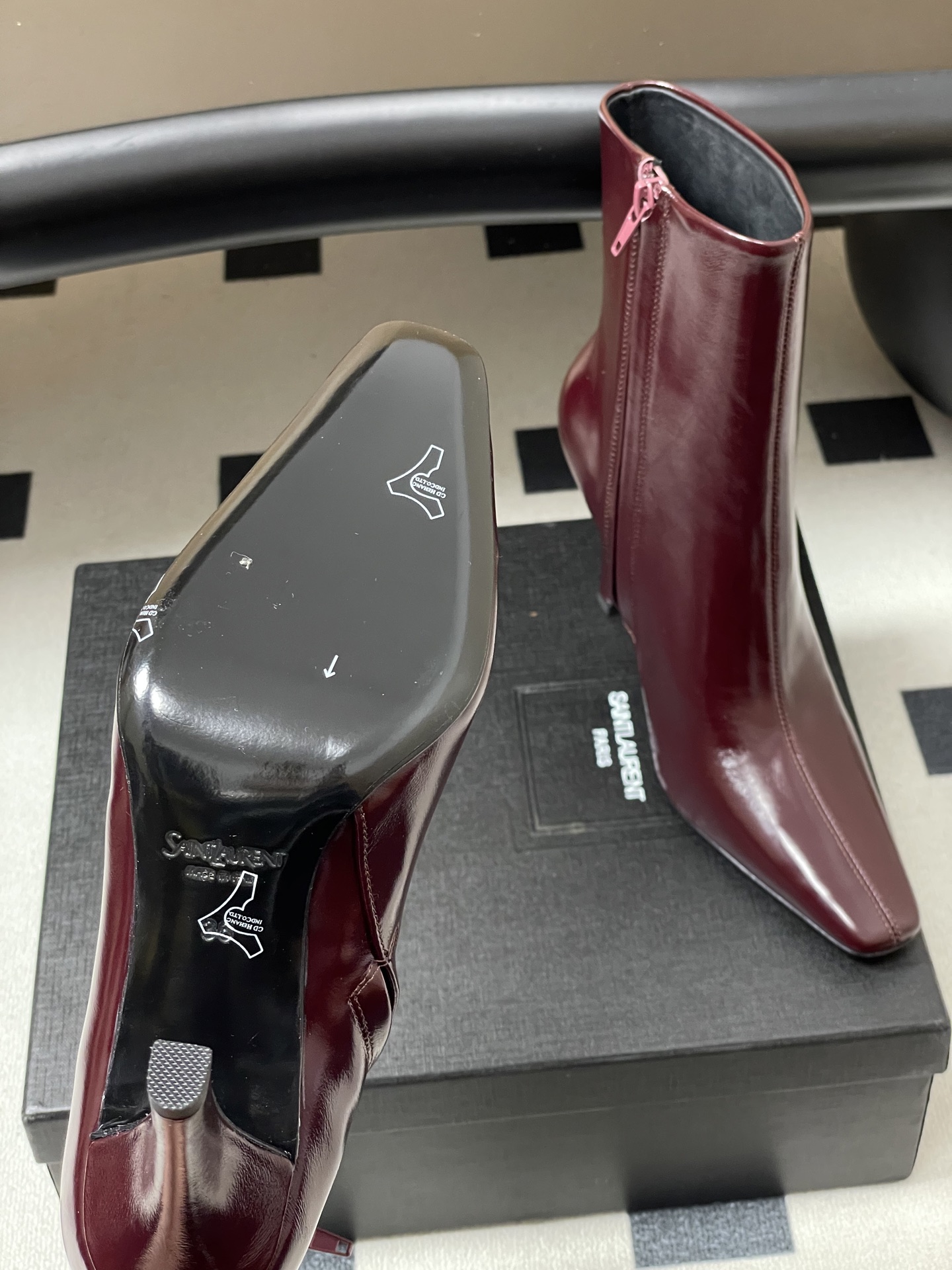 顶级品质 Saint Laurent fw25 new arrival～ YSL圣罗兰秋冬新款侧拉链高跟及踝靴锥形跟短靴