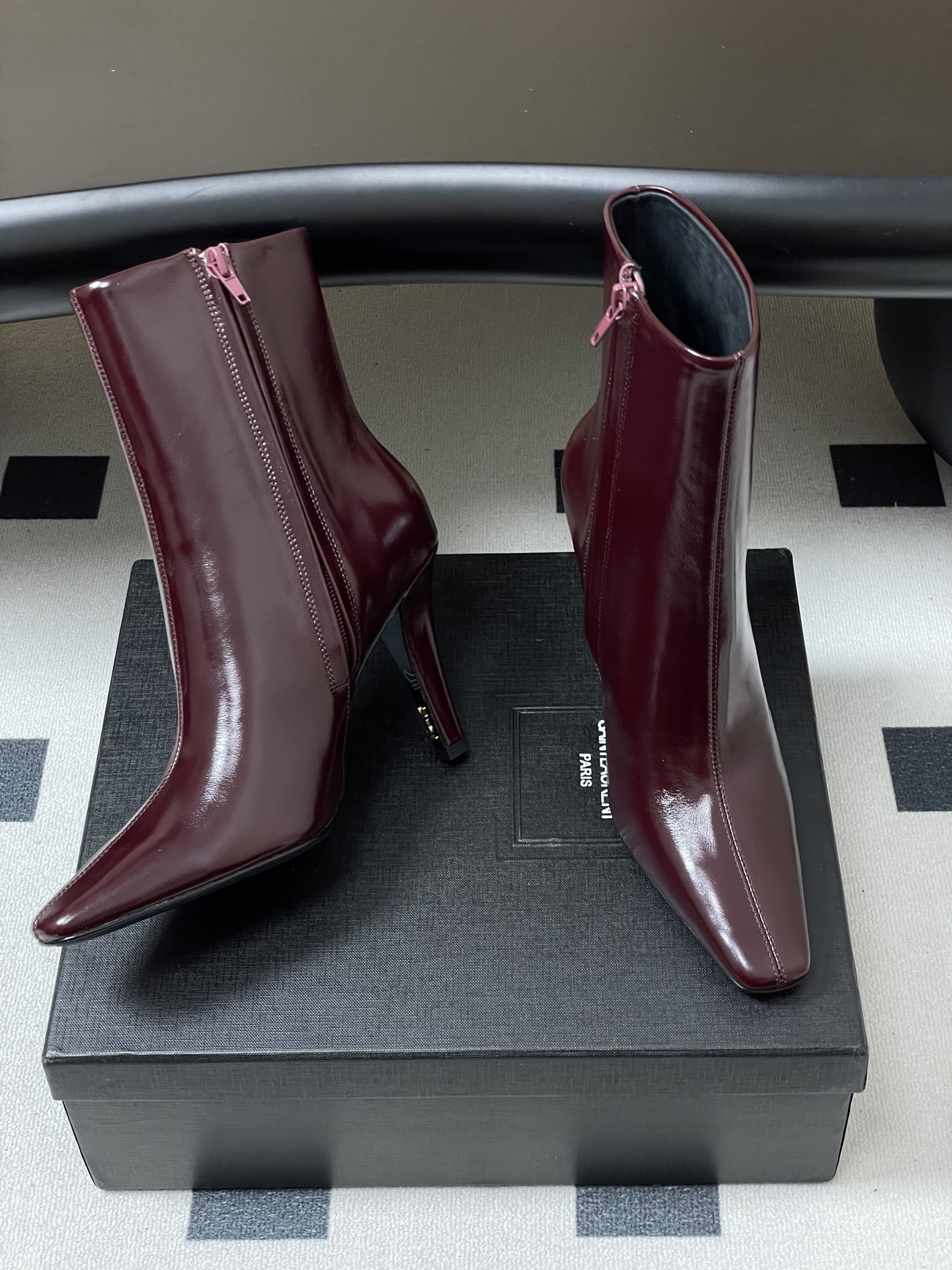 顶级品质 Saint Laurent fw25 new arrival～ YSL圣罗兰秋冬新款侧拉链高跟及踝靴锥形跟短靴
