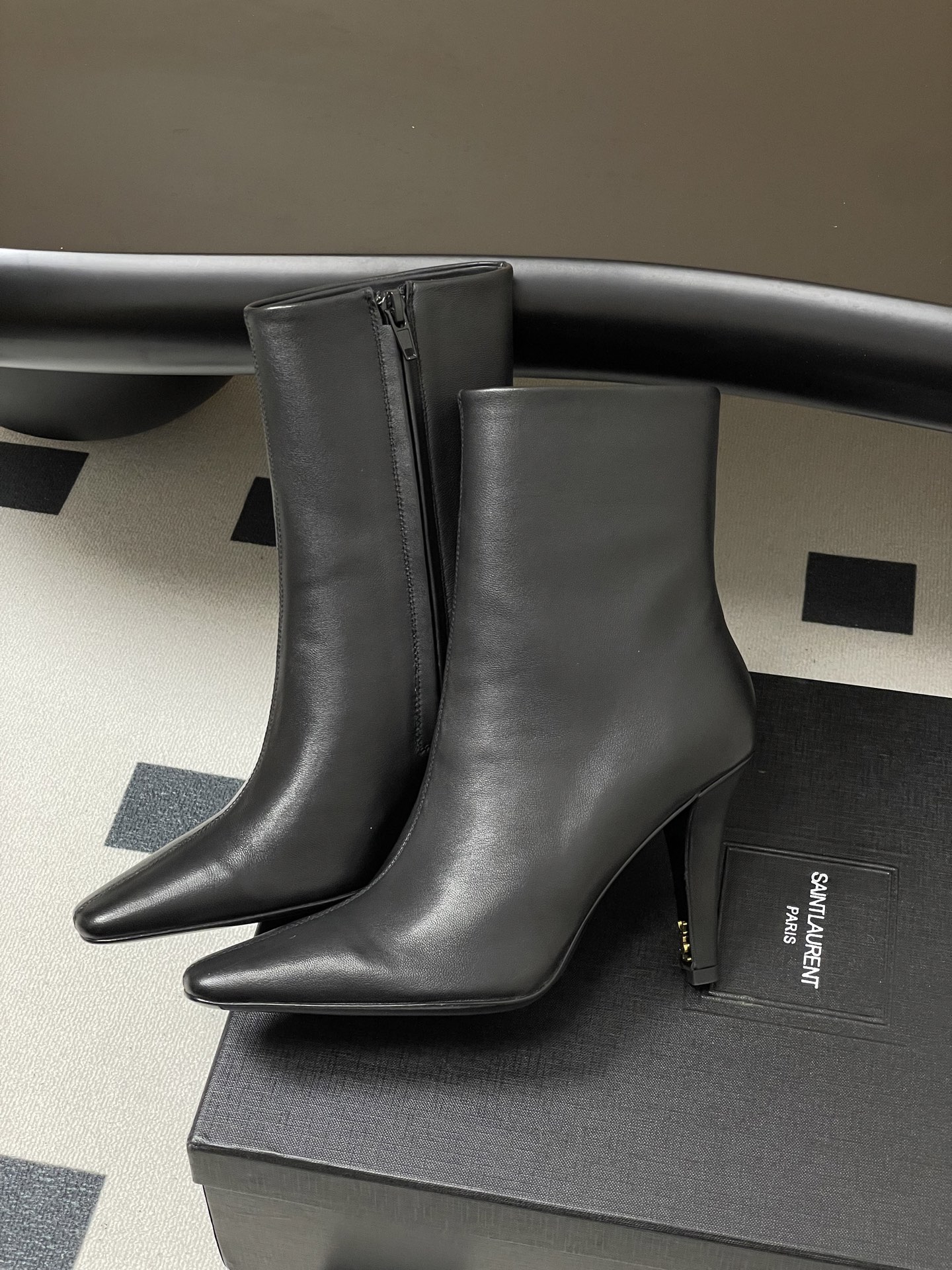 顶级品质 Saint Laurent fw25 new arrival~ YSL圣罗兰秋冬新款侧拉链高跟及踝靴锥形跟短靴 顶级品质 Saint Laurent fw25 new arrival~ YSL圣罗兰秋冬新款侧拉链高跟及踝靴锥形跟短靴
