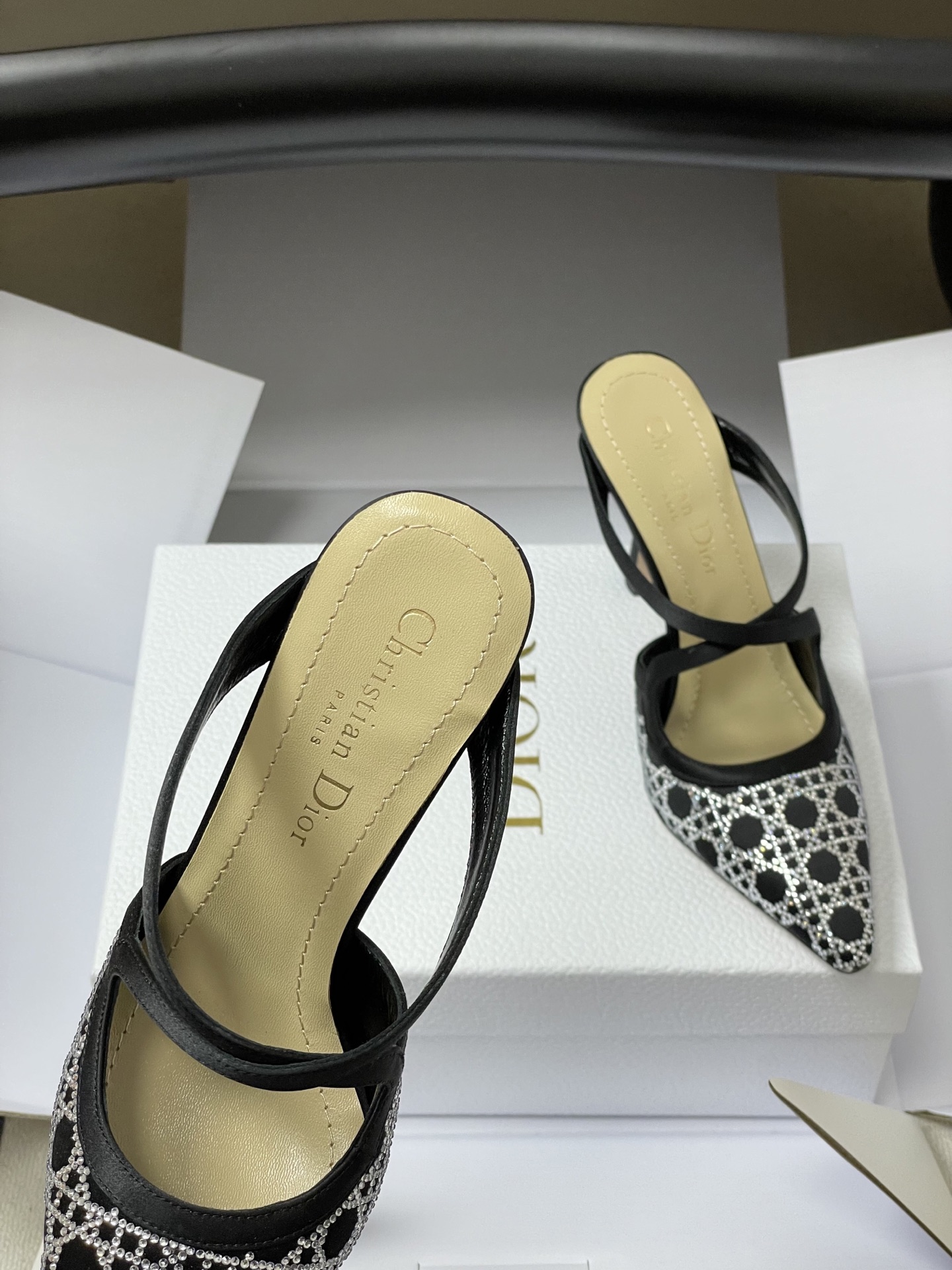 Dior 26ss春夏新款Dior 迪奥D-Capture璀璨星河系列 藤格纹烫钻网纱水晶钻高跟单鞋小猫跟后空凉鞋尖头高跟穆勒鞋猫跟包头半拖鞋婚鞋