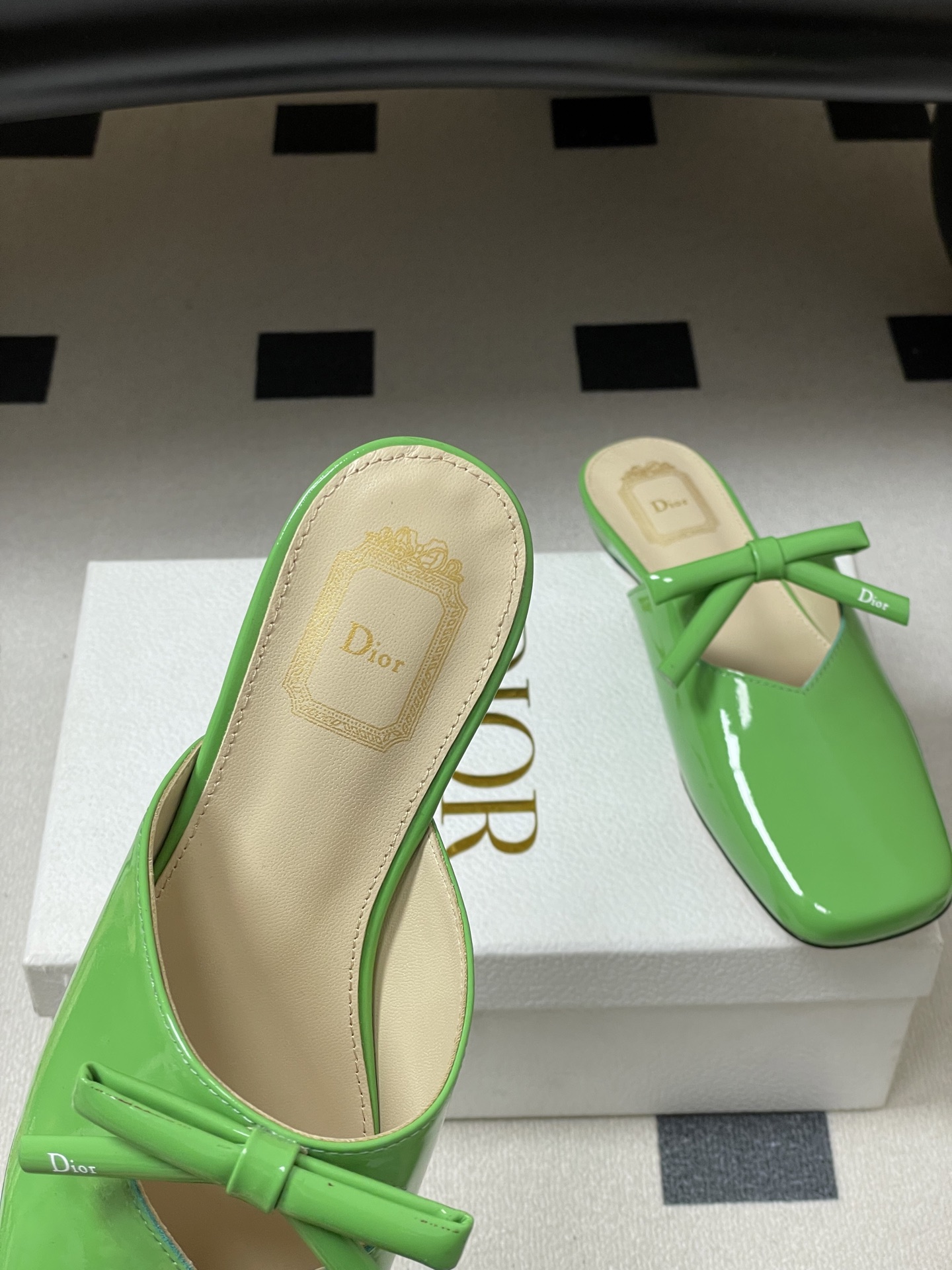 Dior 26ss春夏新款Dior迪奥最新走秀款CD字母半拖鞋蝴蝶结平底 风包头穆勒凉拖鞋