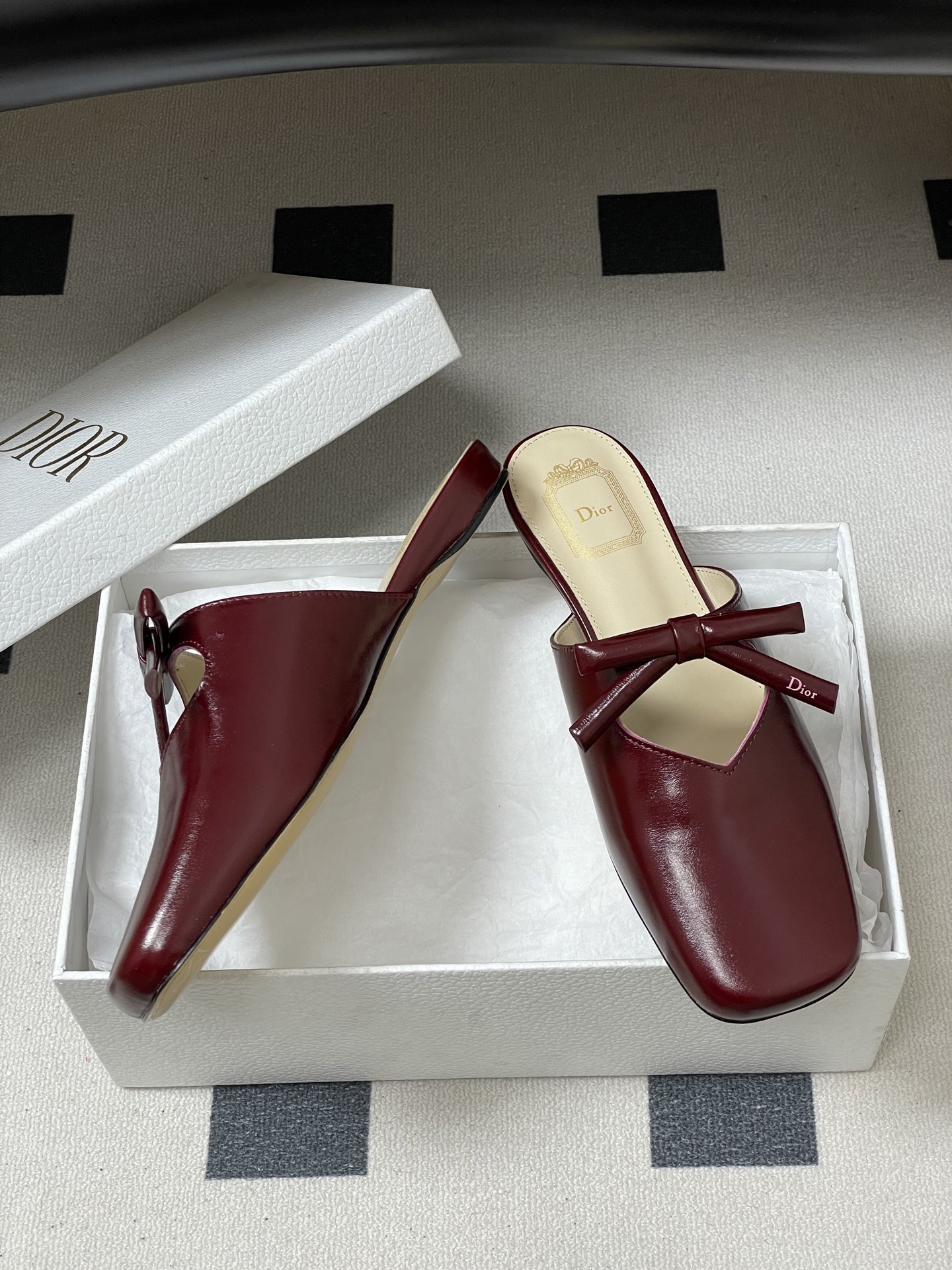 Dior 26ss春夏新款Dior迪奥最新走秀款CD字母半拖鞋蝴蝶结平底 风包头穆勒凉拖鞋