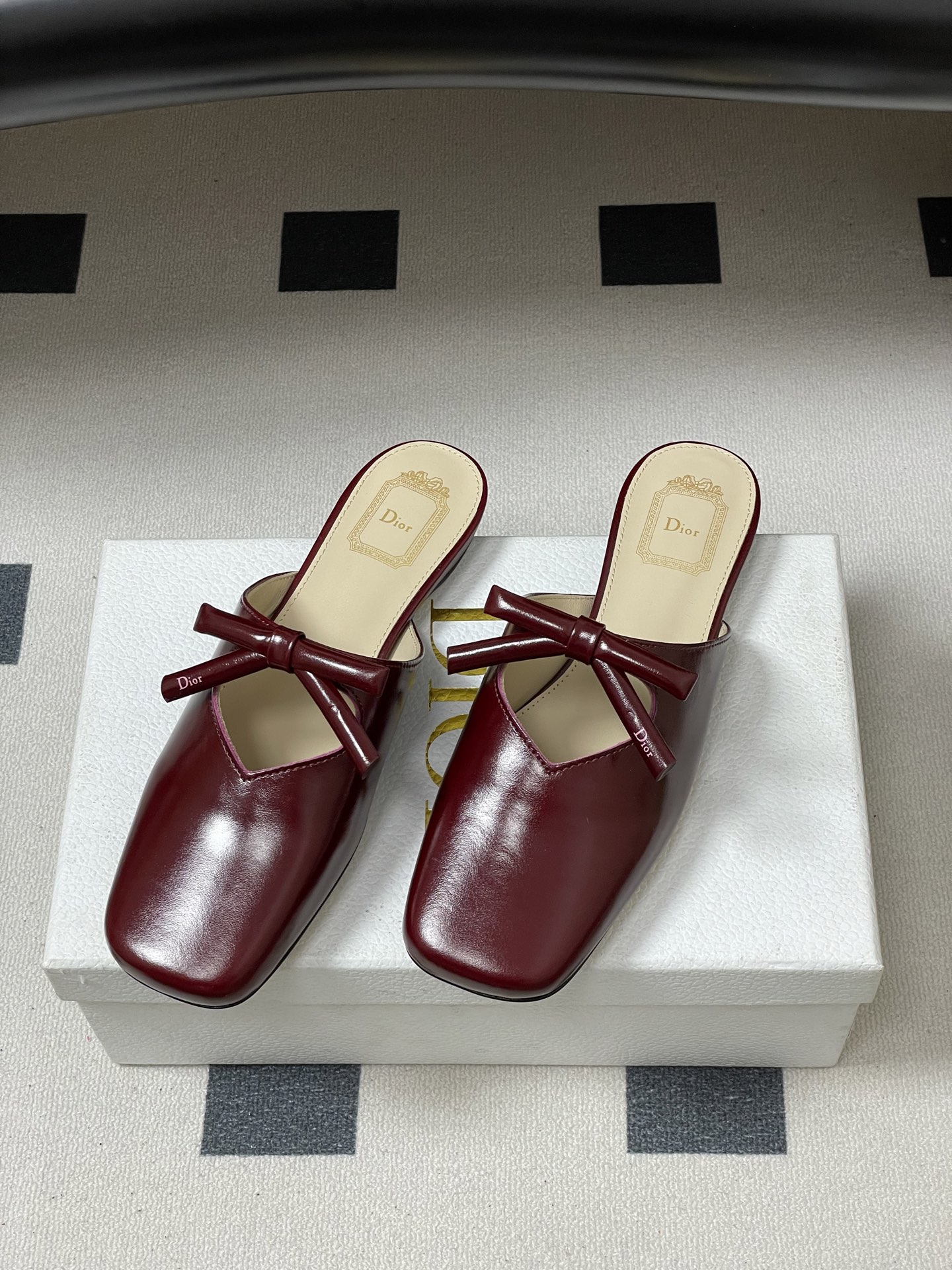 Dior 26ss春夏新款Dior迪奥最新走秀款CD字母半拖鞋蝴蝶结平底 风包头穆勒凉拖鞋