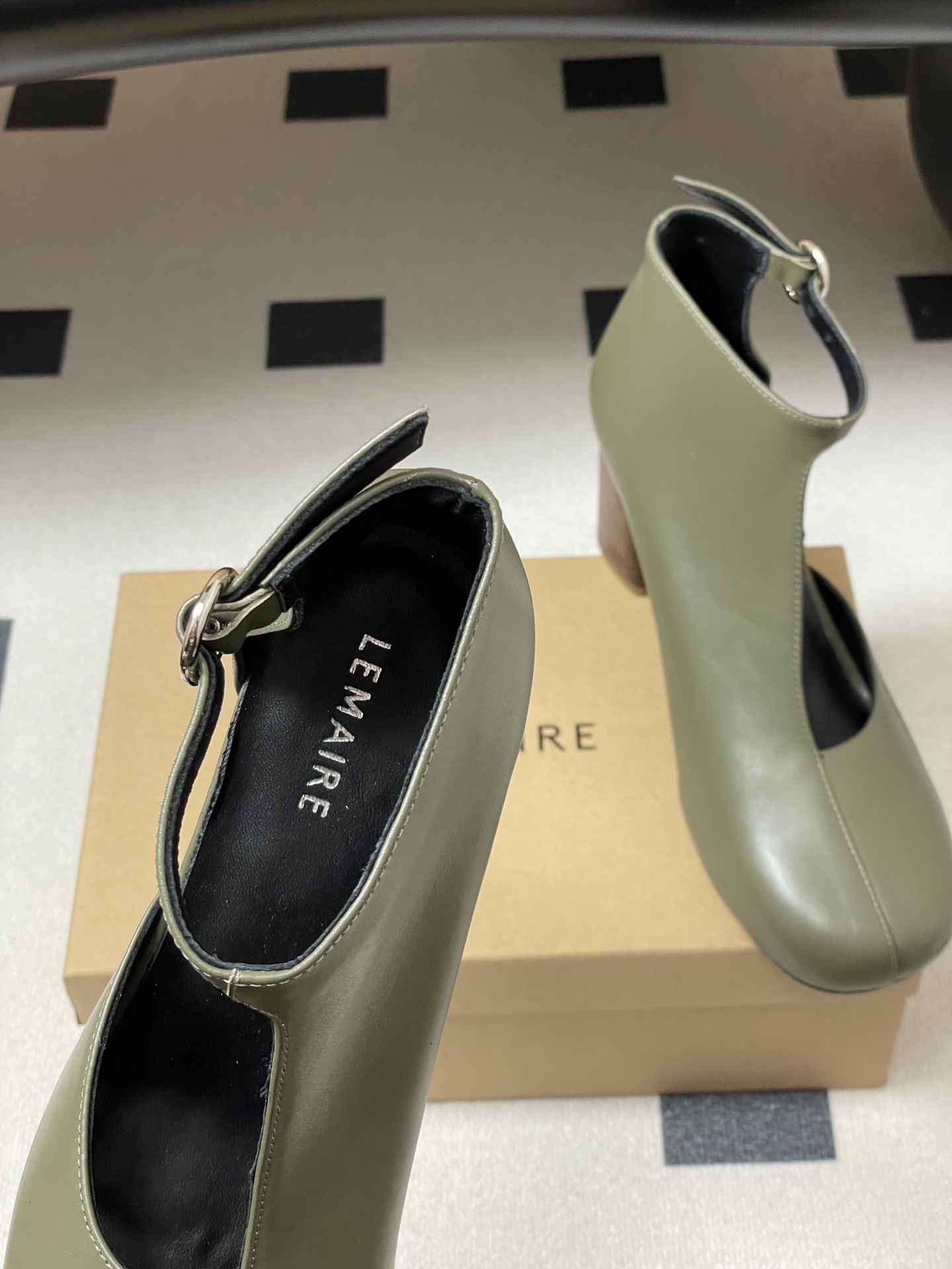 博柏利 Burberry 高定典藏经典高奢皮鞋男鞋女鞋鞋履高跟鞋 #37C92677 7
