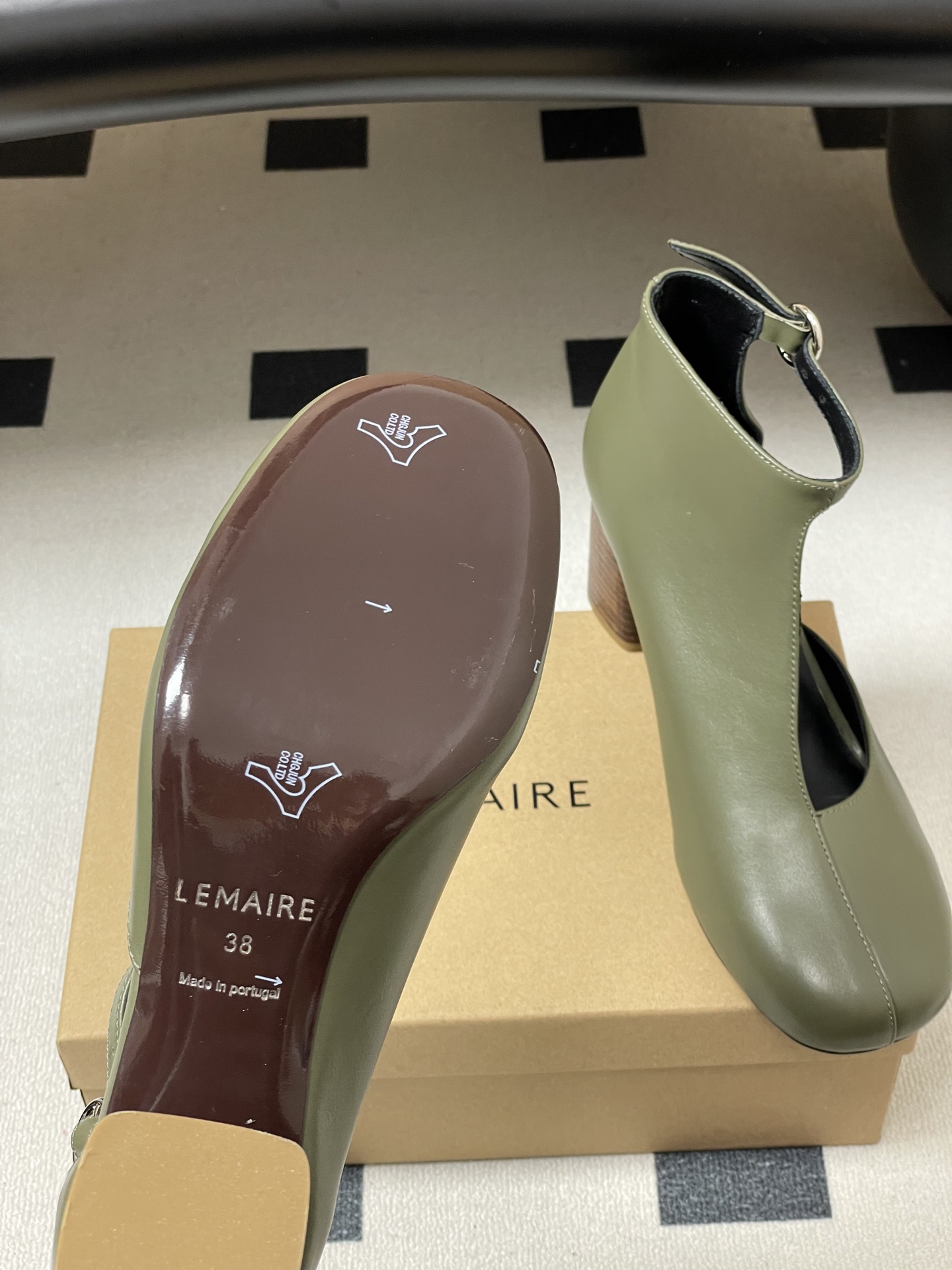 博柏利 Burberry 高定典藏经典高奢皮鞋男鞋女鞋鞋履高跟鞋 #37C92677 9