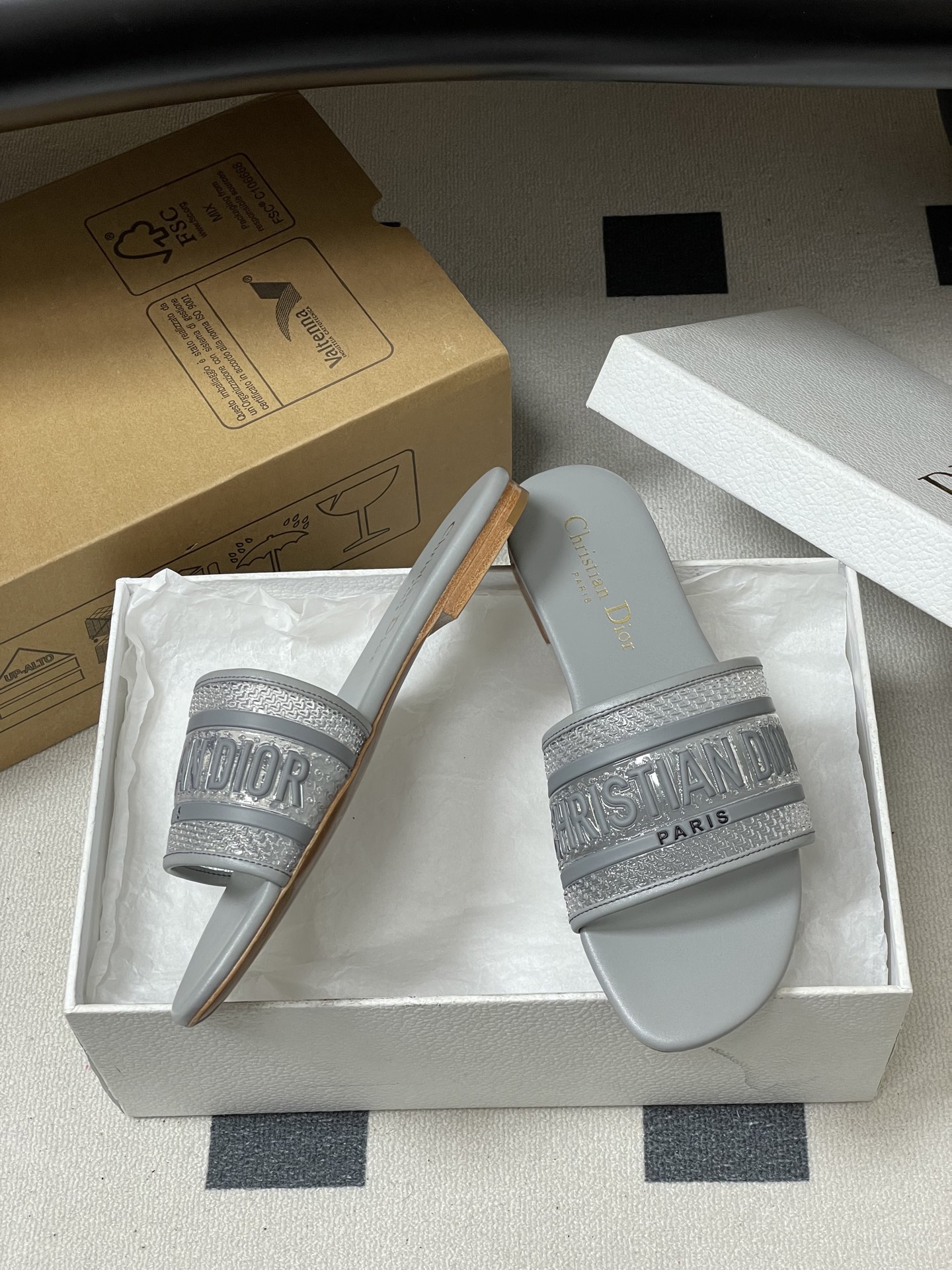 Dior 2026春夏最新款 Dior迪奥 D-DWAY 字母一字拖鞋 滴胶平底凉拖鞋