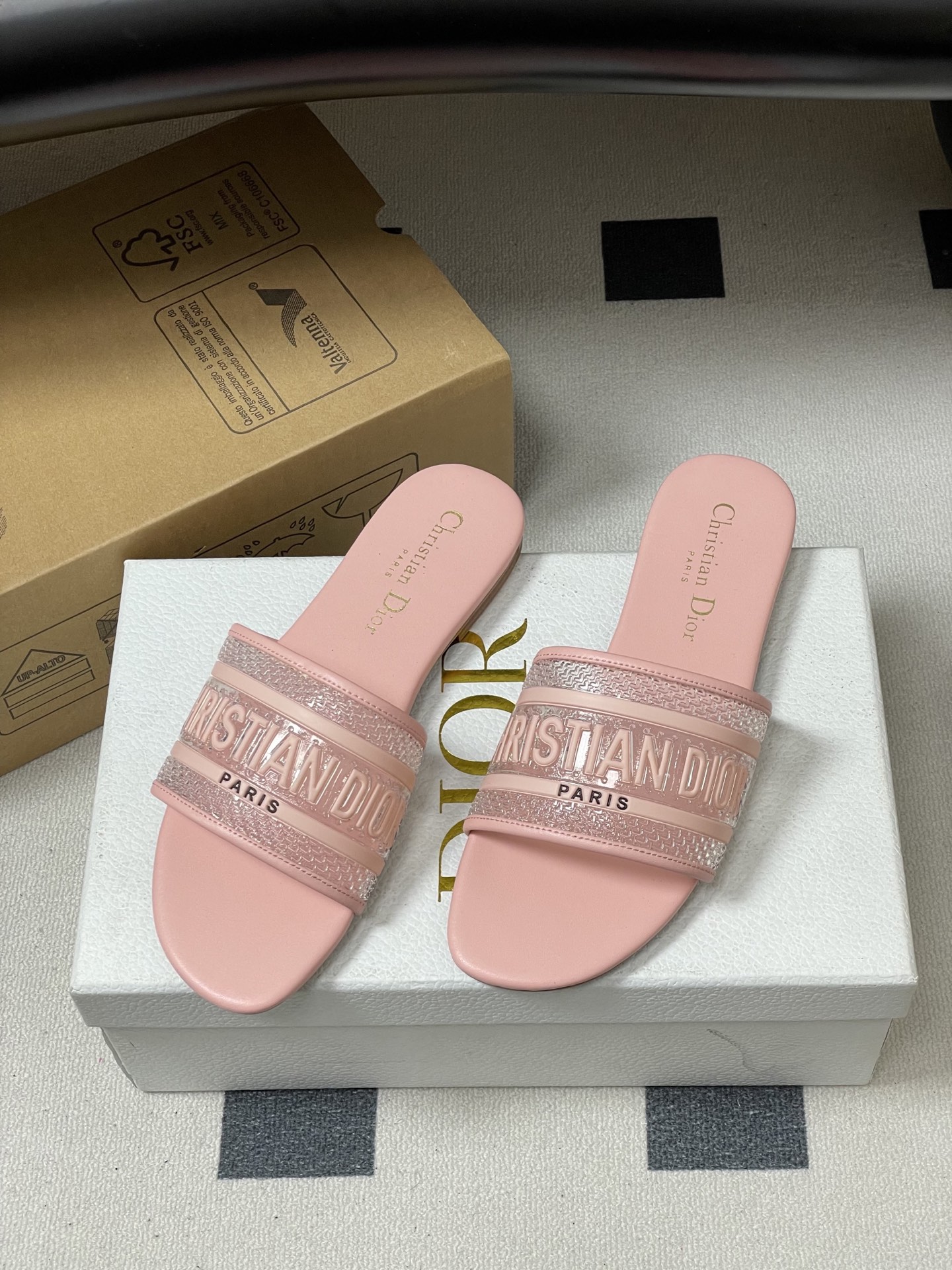 Dior 2026春夏最新款 Dior迪奥 D-DWAY 字母一字拖鞋 滴胶平底凉拖鞋