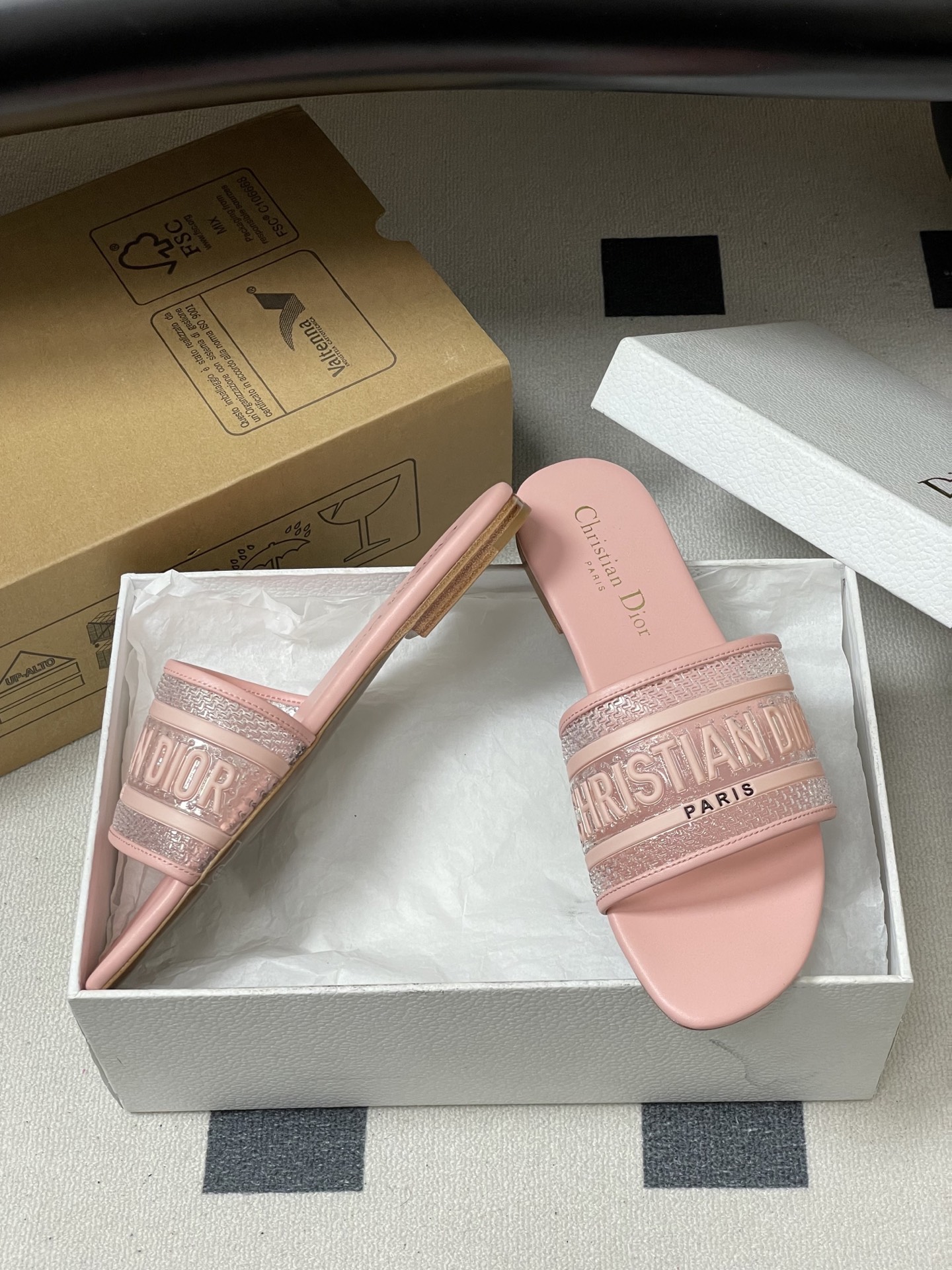 Dior 2026春夏最新款 Dior迪奥 D-DWAY 字母一字拖鞋 滴胶平底凉拖鞋