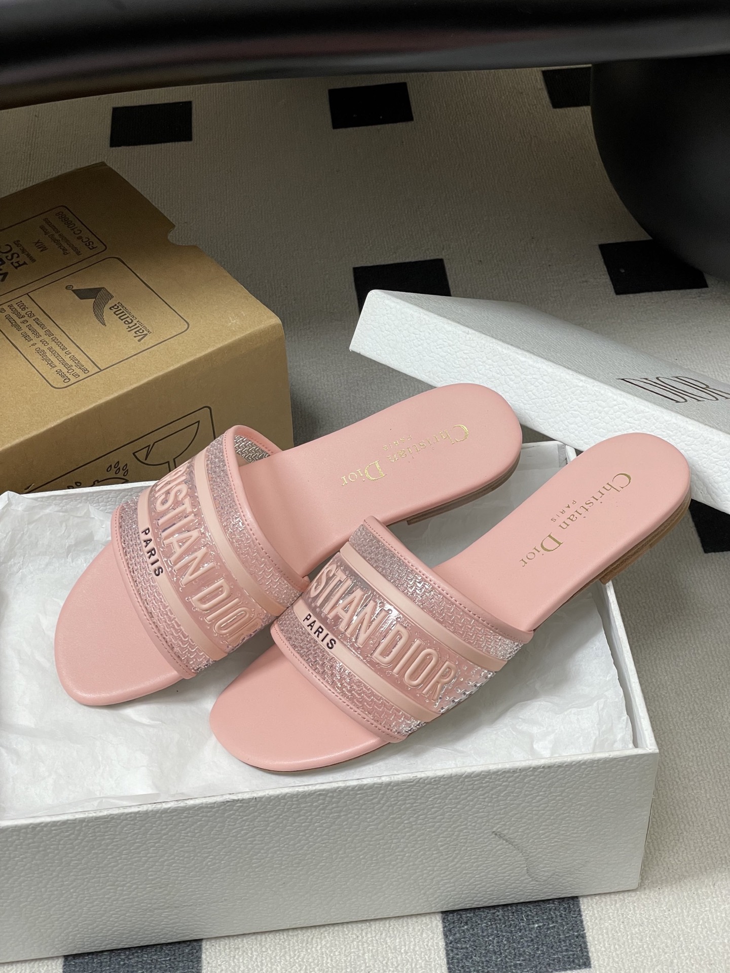 Dior 2026春夏最新款 Dior迪奥 D-DWAY 字母一字拖鞋 滴胶平底凉拖鞋