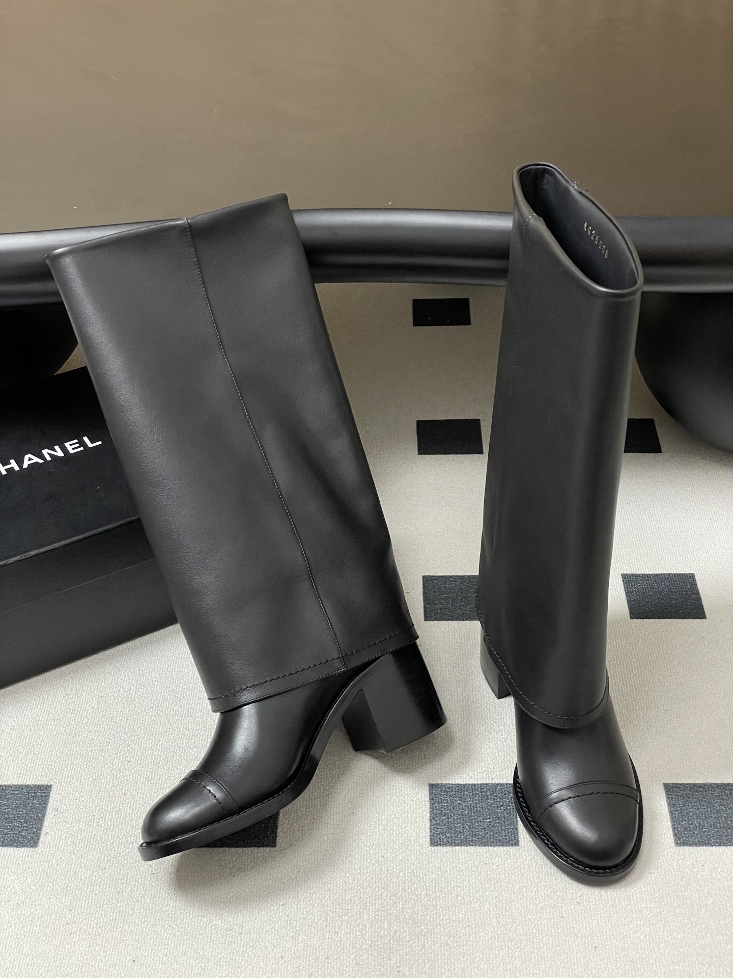 Chanel 秋冬新款Chanel 25A小香 双C纽扣翻口靴系列短靴/长靴 走秀款圆头粗跟裤筒靴长靴骑士靴直筒靴