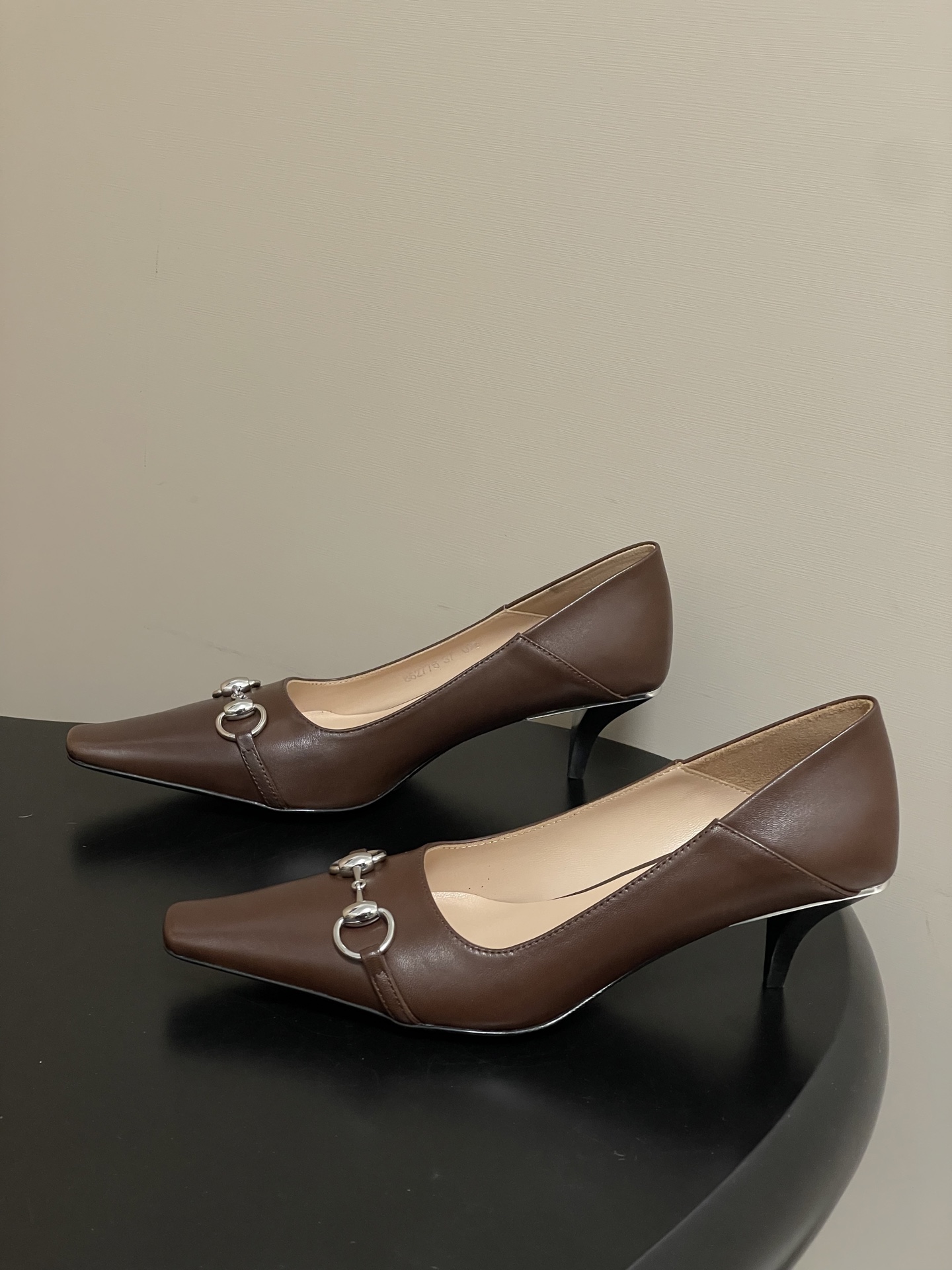 -顶级品质26Ss春夏新款Gucci古驰Vittoria系列女士浅口鞋G家经典马衔扣小方头猫跟单鞋可踩跟