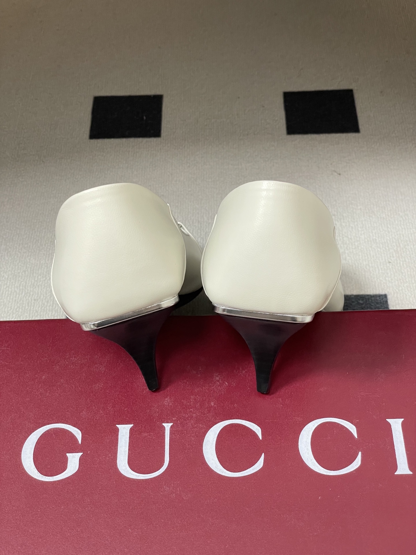 -顶级品质26Ss春夏新款Gucci古驰Vittoria系列女士浅口鞋G家经典马衔扣小方头猫跟单鞋可踩跟