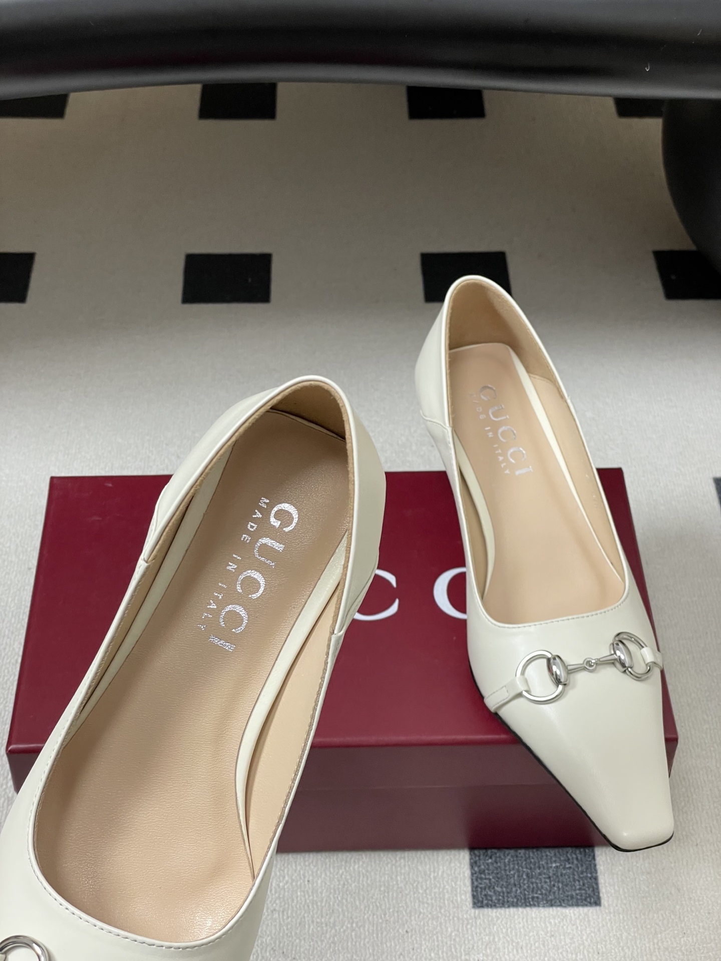 -顶级品质26Ss春夏新款Gucci古驰Vittoria系列女士浅口鞋G家经典马衔扣小方头猫跟单鞋可踩跟