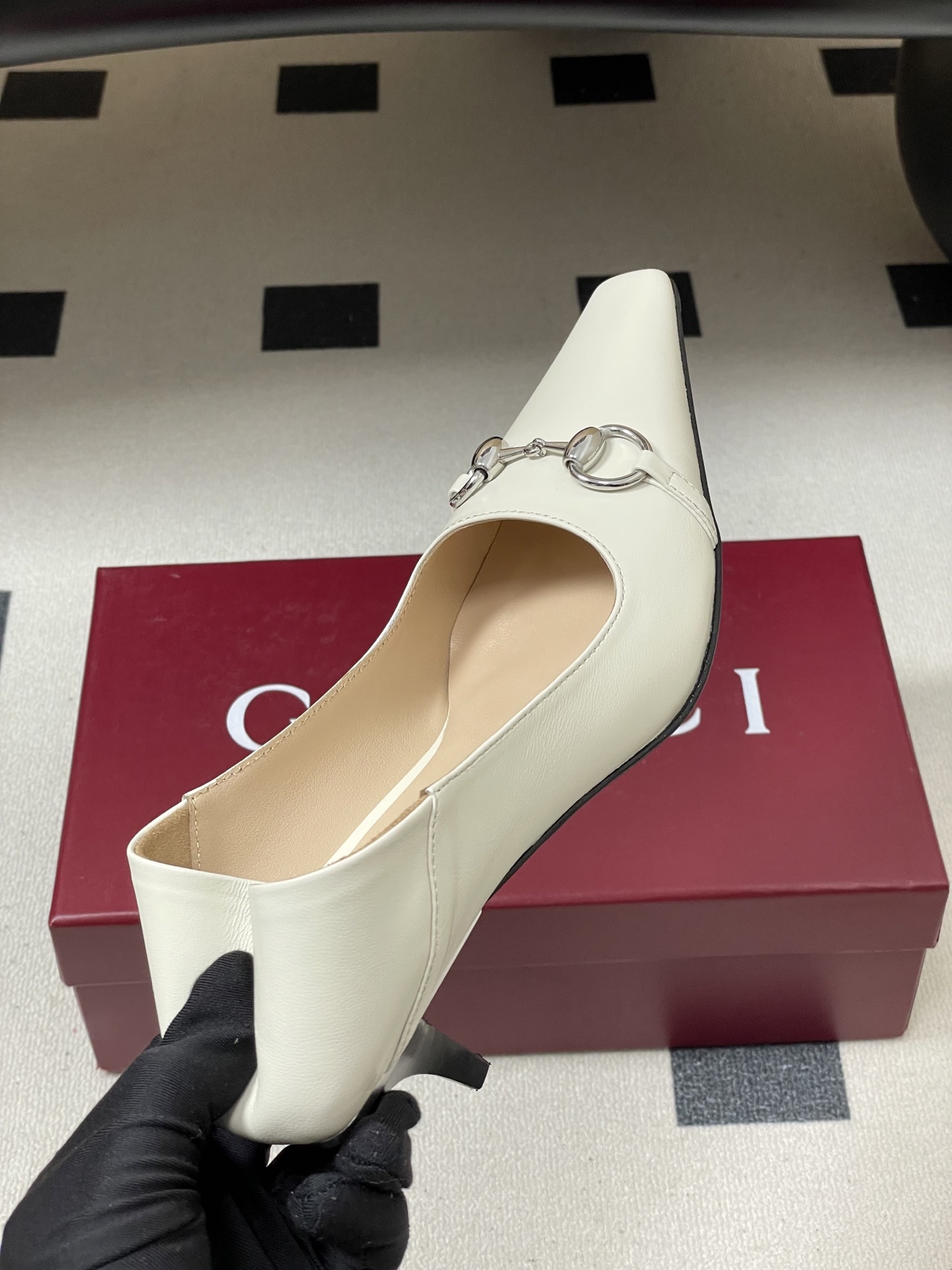 -顶级品质26Ss春夏新款Gucci古驰Vittoria系列女士浅口鞋G家经典马衔扣小方头猫跟单鞋可踩跟