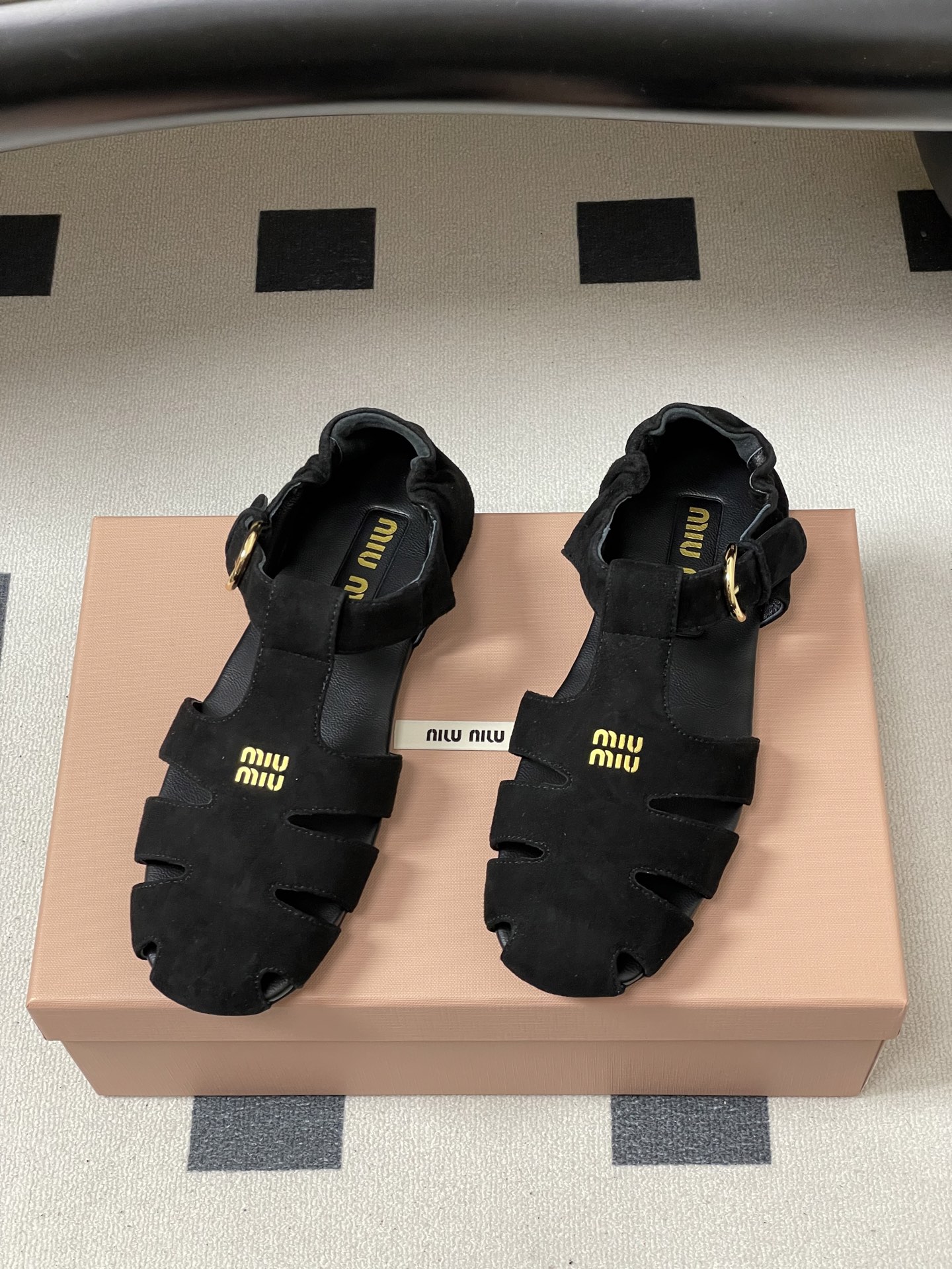 Miu Miu 26ss春夏季走秀款Miu Miu谬谬 镂空罗马凉鞋平底玛丽珍鞋芭蕾舞单鞋