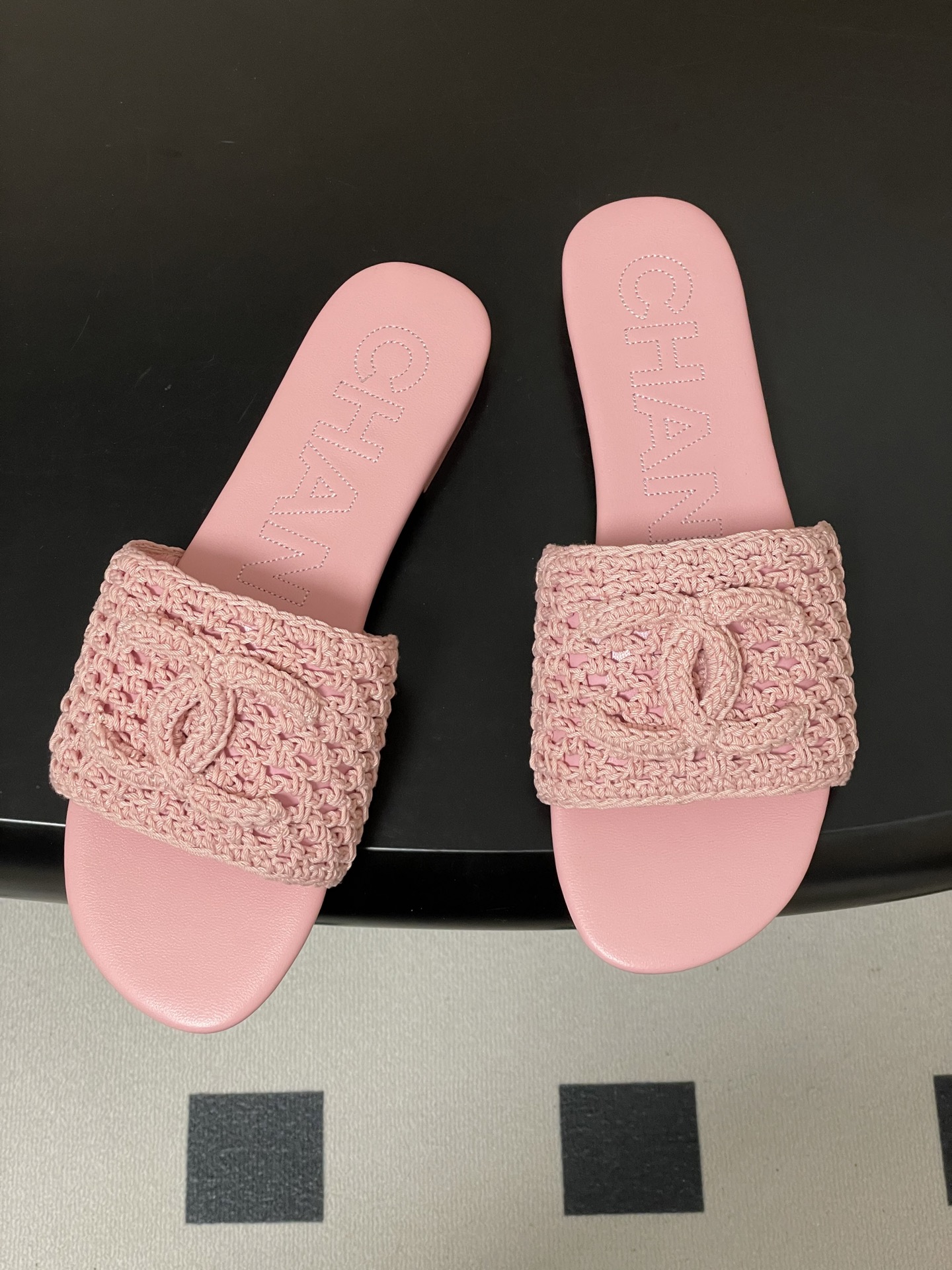 Chanel 26Fw春夏新款Chanel香奈儿度假风小香针织刺绣 双C logo平底凉拖鞋编织 一字带拖鞋