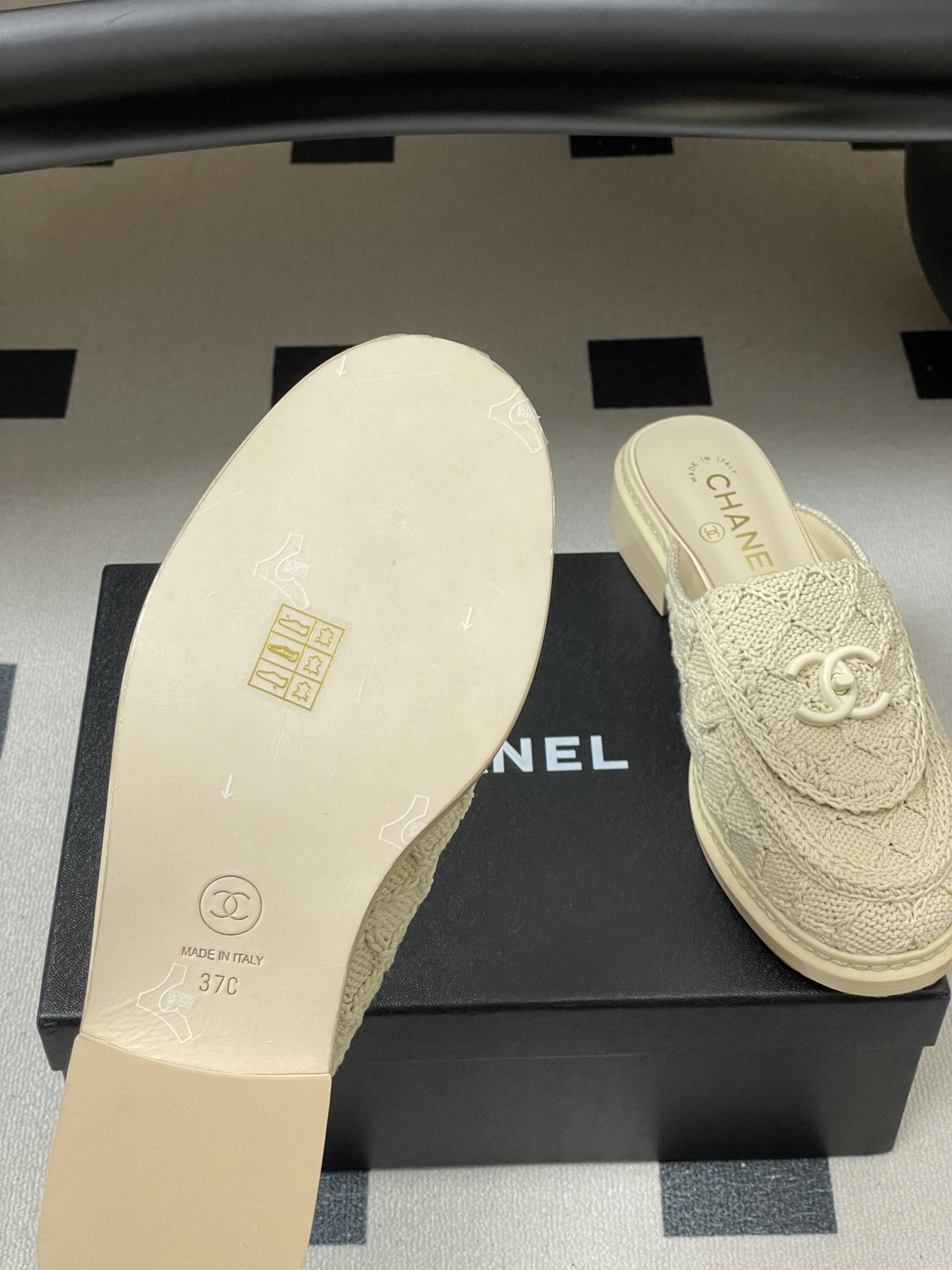 Chanel 26Fw春夏新款Chanel香奈儿度假风小香针织刺绣 双C logo包头半拖凉拖鞋 书包扣翻盖菱格穆勒鞋