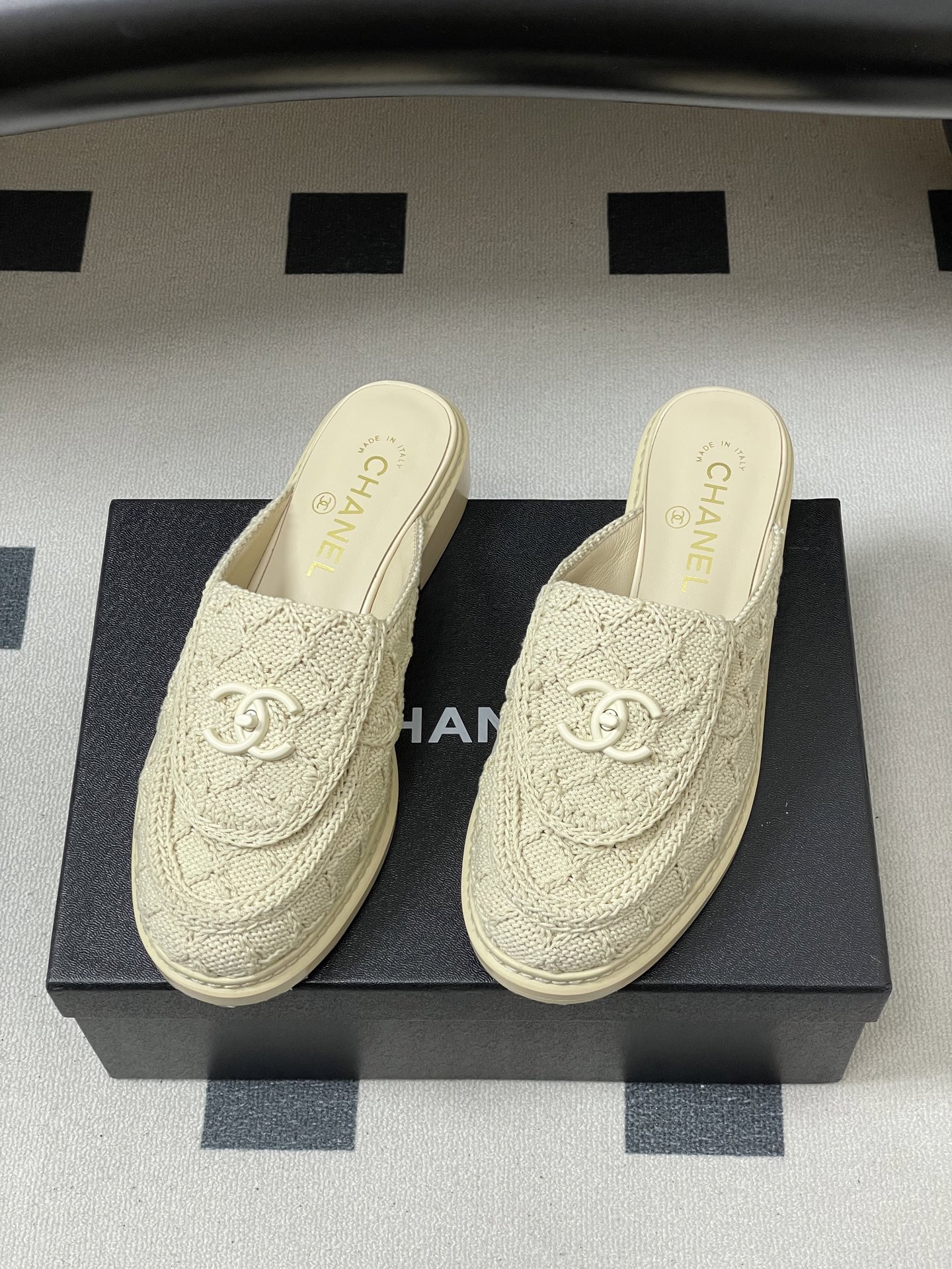 Chanel 26Fw春夏新款Chanel香奈儿度假风小香针织刺绣 双C logo包头半拖凉拖鞋 书包扣翻盖菱格穆勒鞋