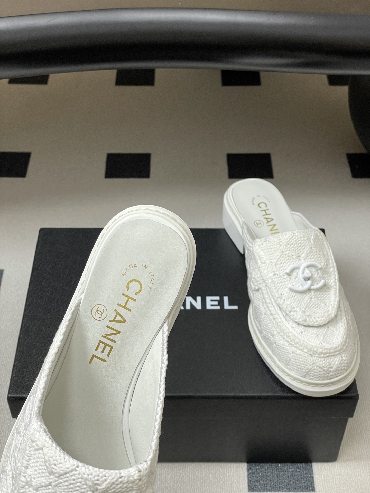Chanel 26Fw春夏新款Chanel香奈儿度假风小香针织刺绣 双C logo包头半拖凉拖鞋 书包扣翻盖菱格穆勒鞋