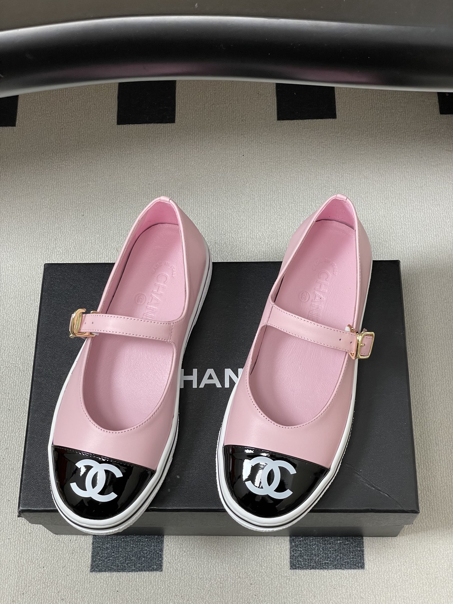 Chanel 2026早春新款Chanel 小香26P 休闲玛丽珍奶奶鞋 大双C logo拼色浅口单鞋