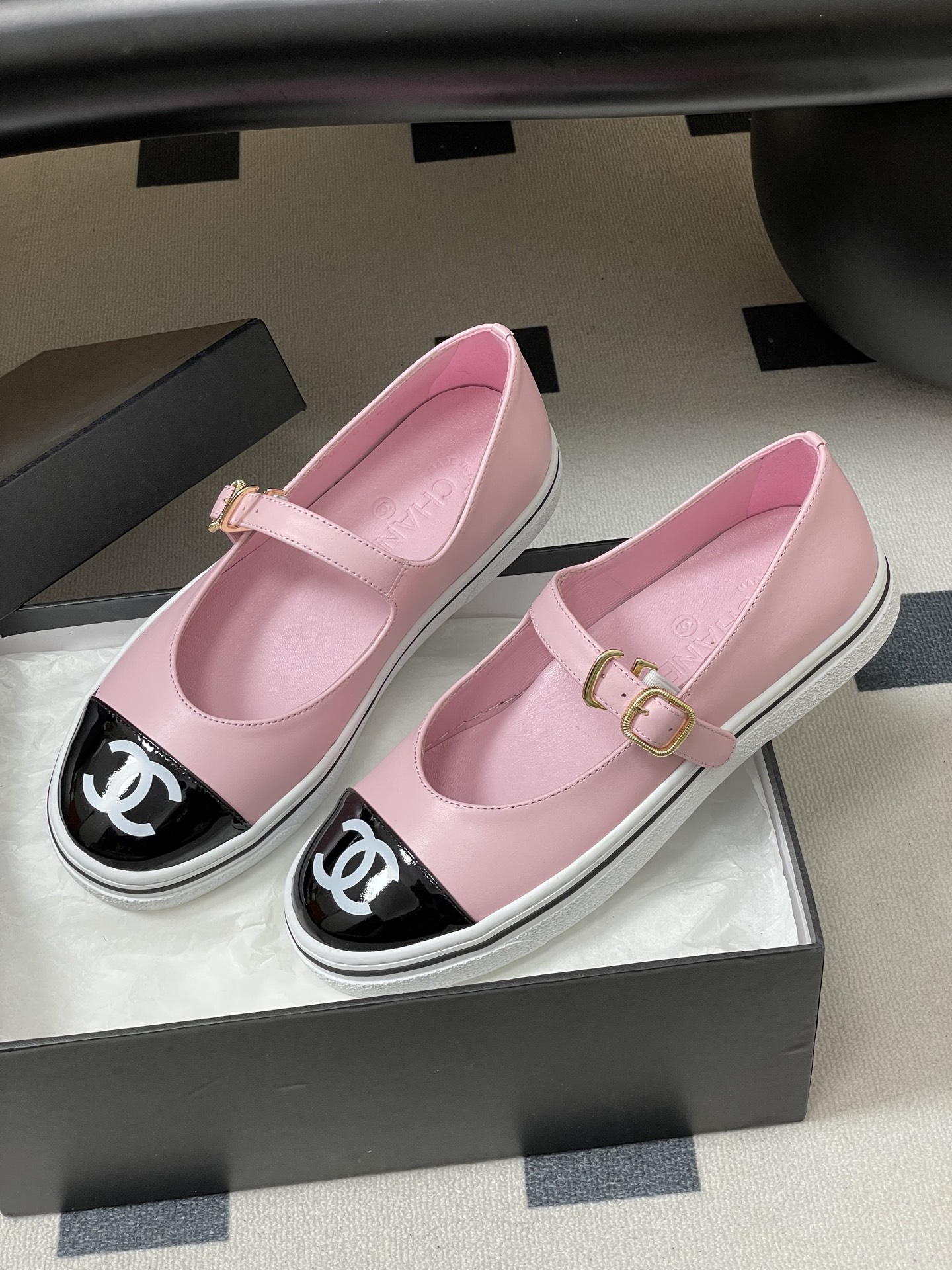 Chanel 2026早春新款Chanel 小香26P 休闲玛丽珍奶奶鞋 大双C logo拼色浅口单鞋