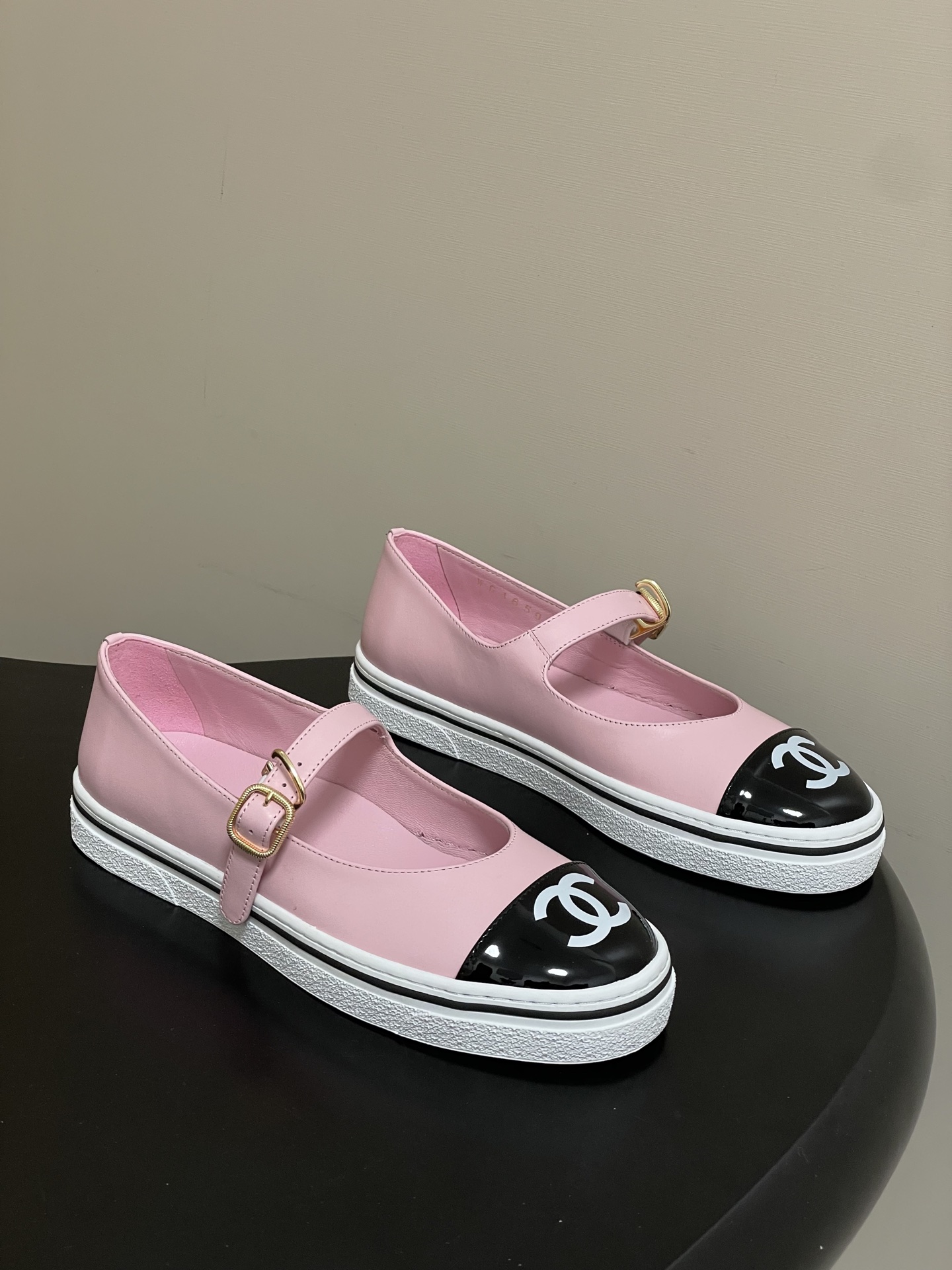 Chanel 2026早春新款Chanel 小香26P 休闲玛丽珍奶奶鞋 大双C logo拼色浅口单鞋