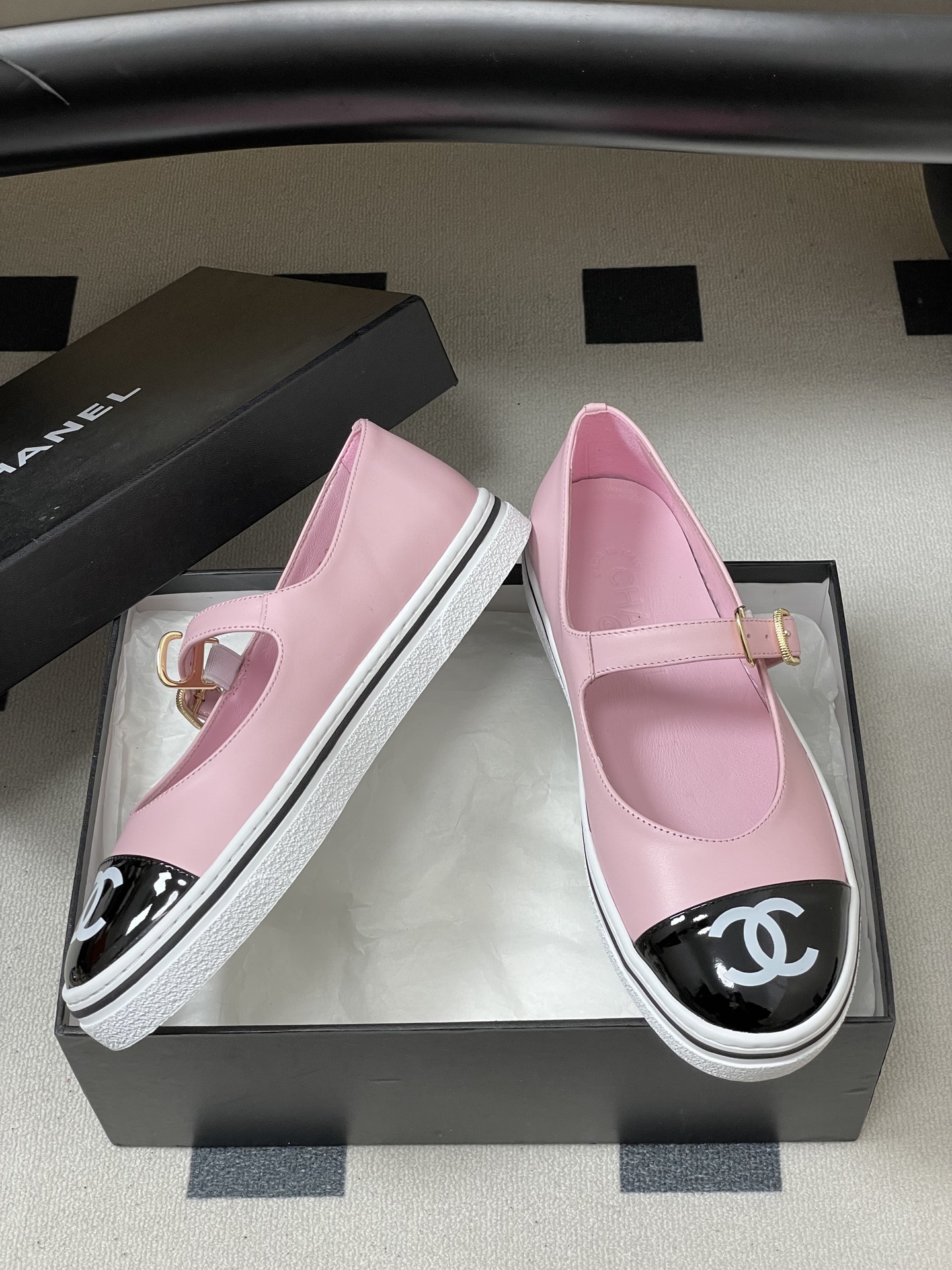 Chanel 2026早春新款Chanel 小香26P 休闲玛丽珍奶奶鞋 大双C logo拼色浅口单鞋