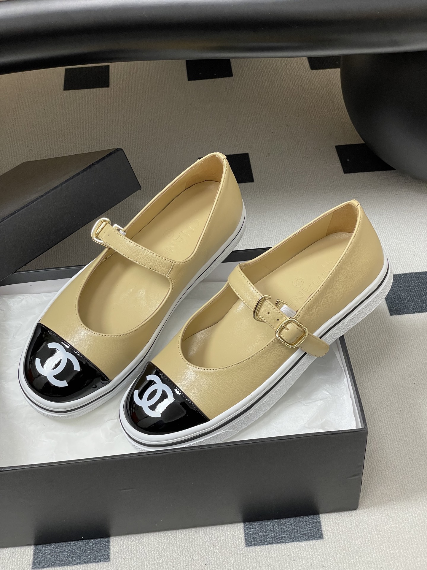 Chanel 2026早春新款Chanel 小香26P 休闲玛丽珍奶奶鞋 大双C logo拼色浅口单鞋